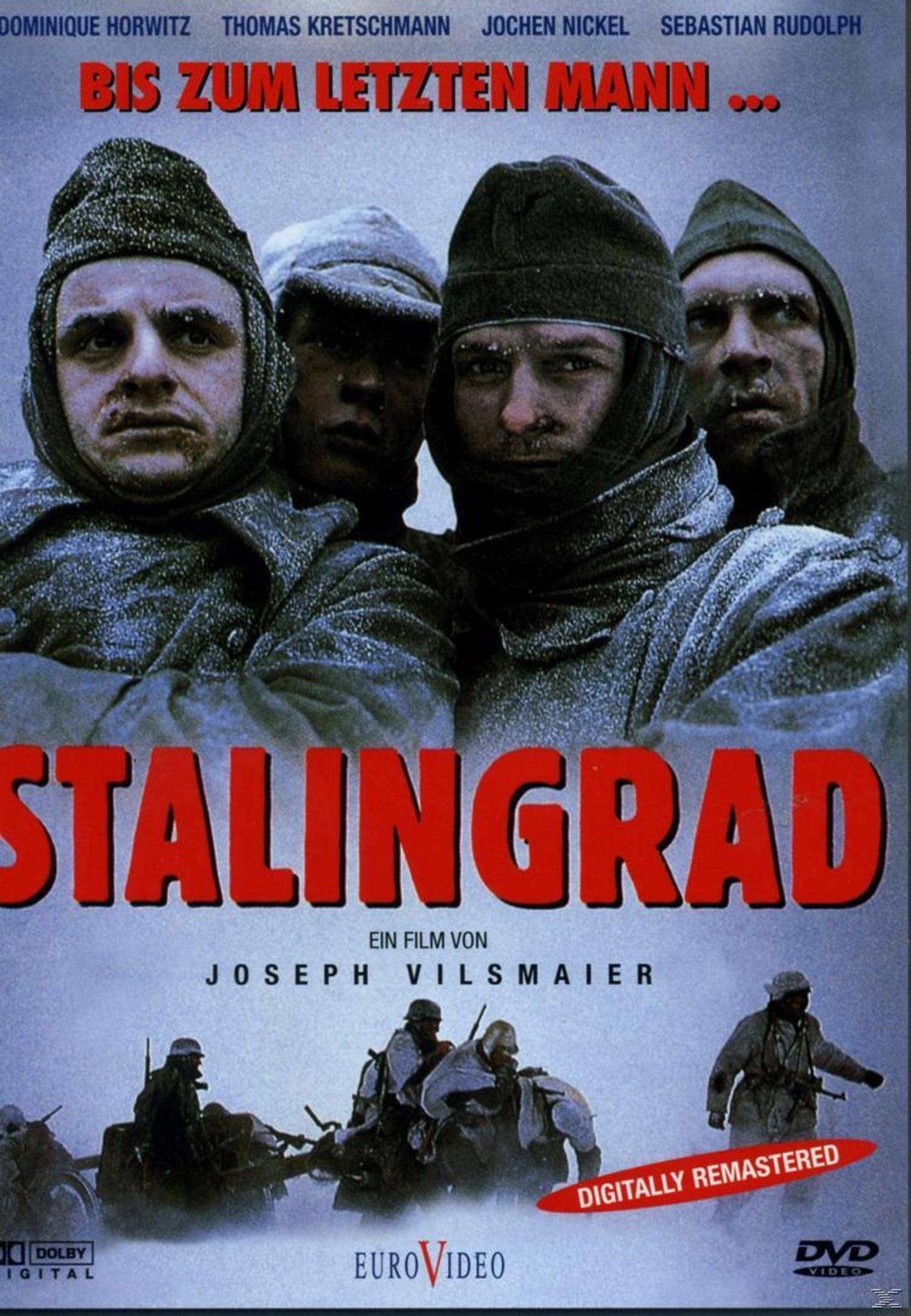 Filmplakat von Stalingrad zeigt vier deutsche Soldaten im Winter und Kampfszenen im Schnee.