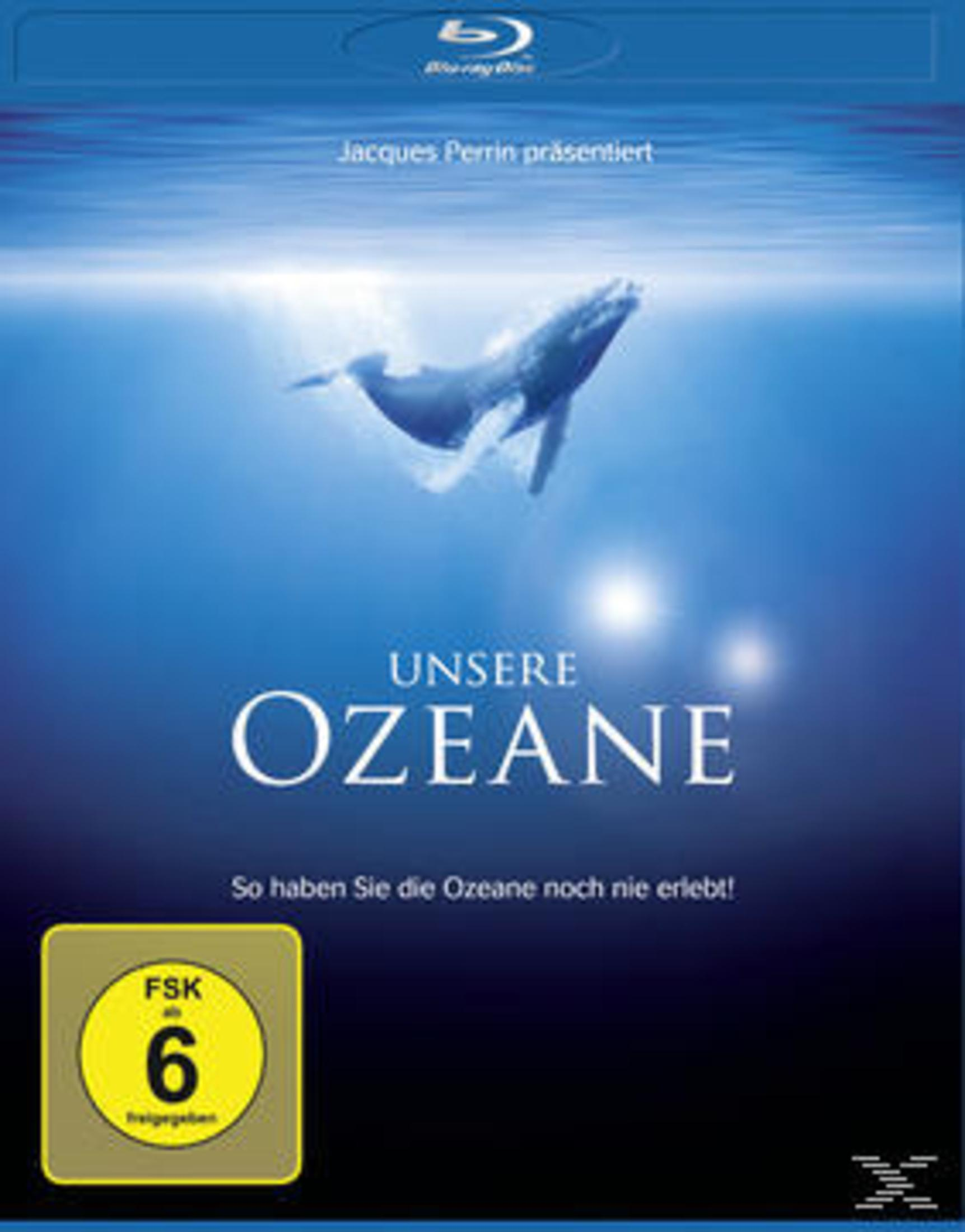 Blu-ray-Cover von Unsere Ozeane. Blauer Hintergrund mit springendem Wal.