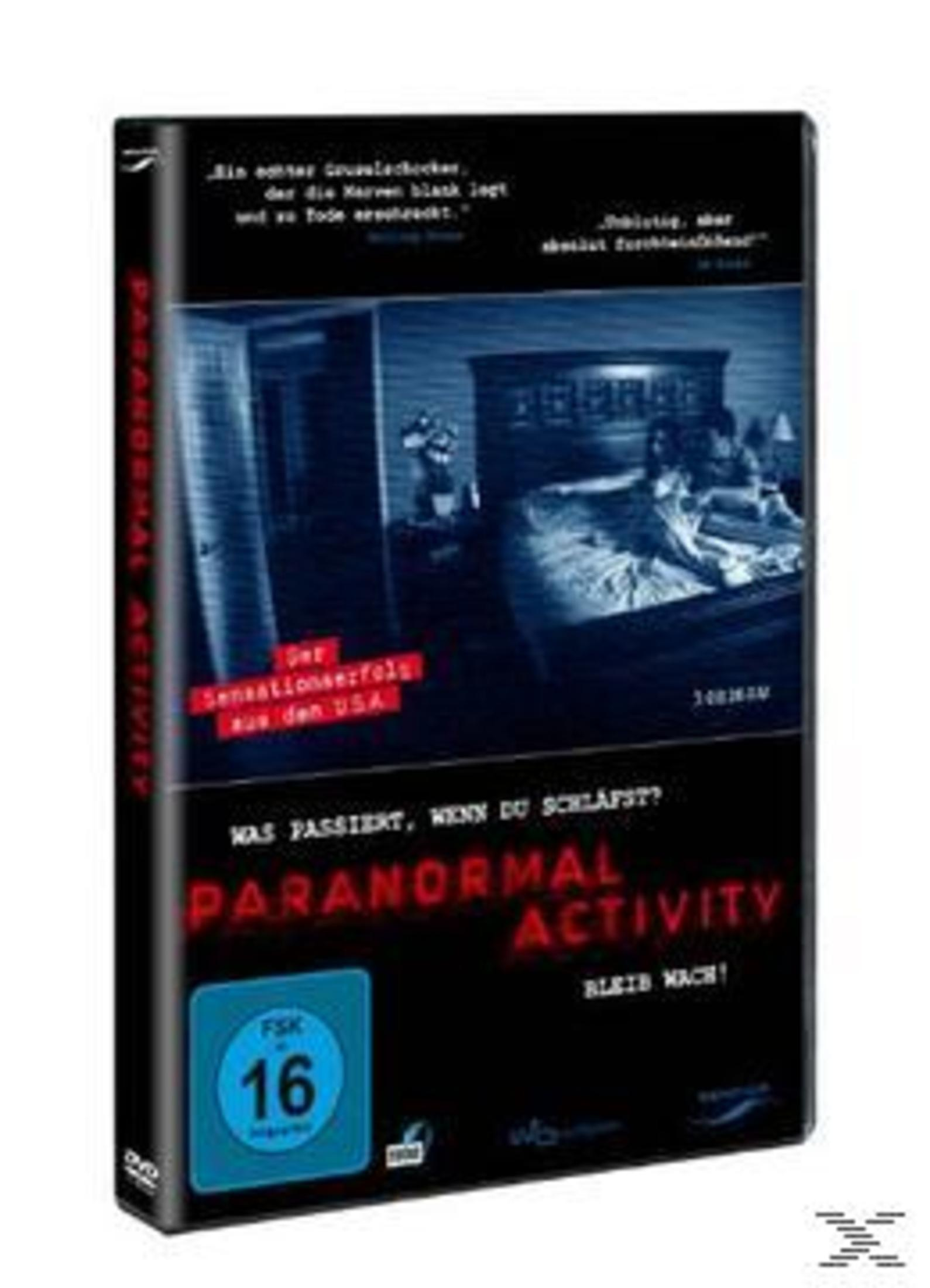 DVD-Cover für Paranormal Activity. Das Bild zeigt eine dunkle Schlafzene.