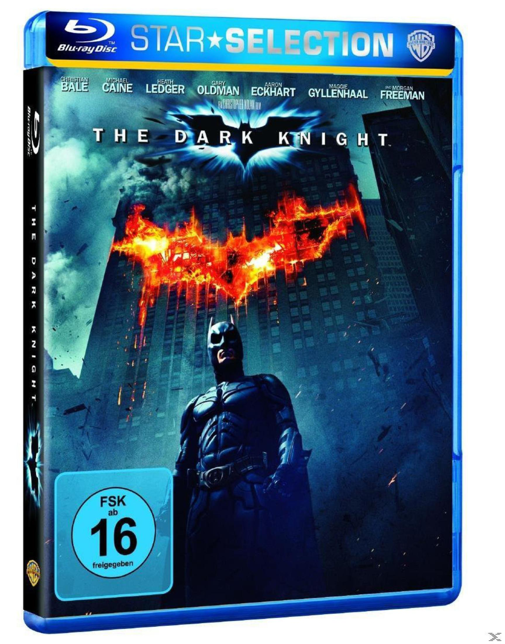 The Dark Knight Blu-ray. Batman steht über einem brennenden Gebäude. Schauspieler werden aufgelistet.