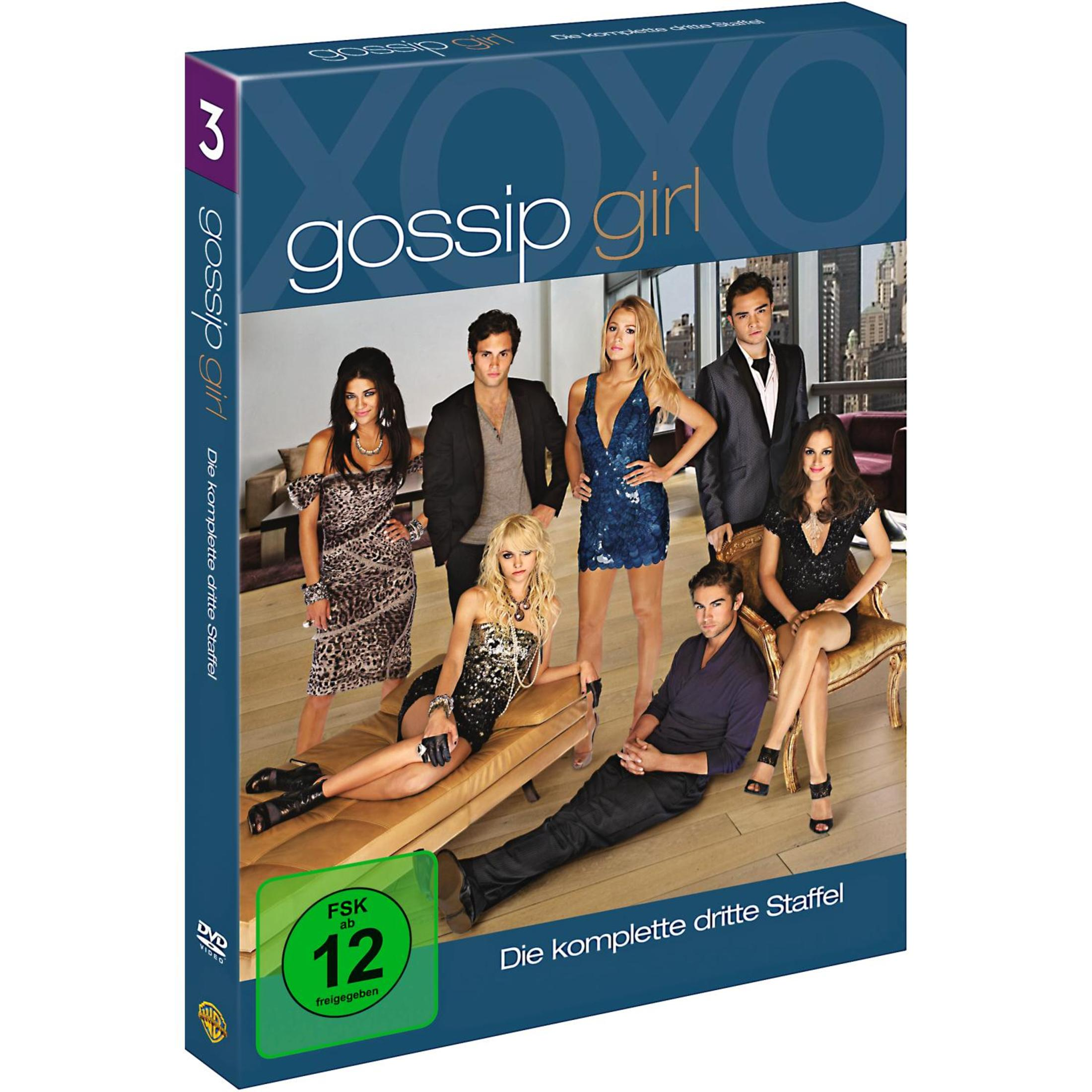 Das DVD-Cover zeigt eine Gruppe von Leuten, darunter eine Frau in einem Leopardenmuster-Kleid, für die Serie 'Gossip Girl'.