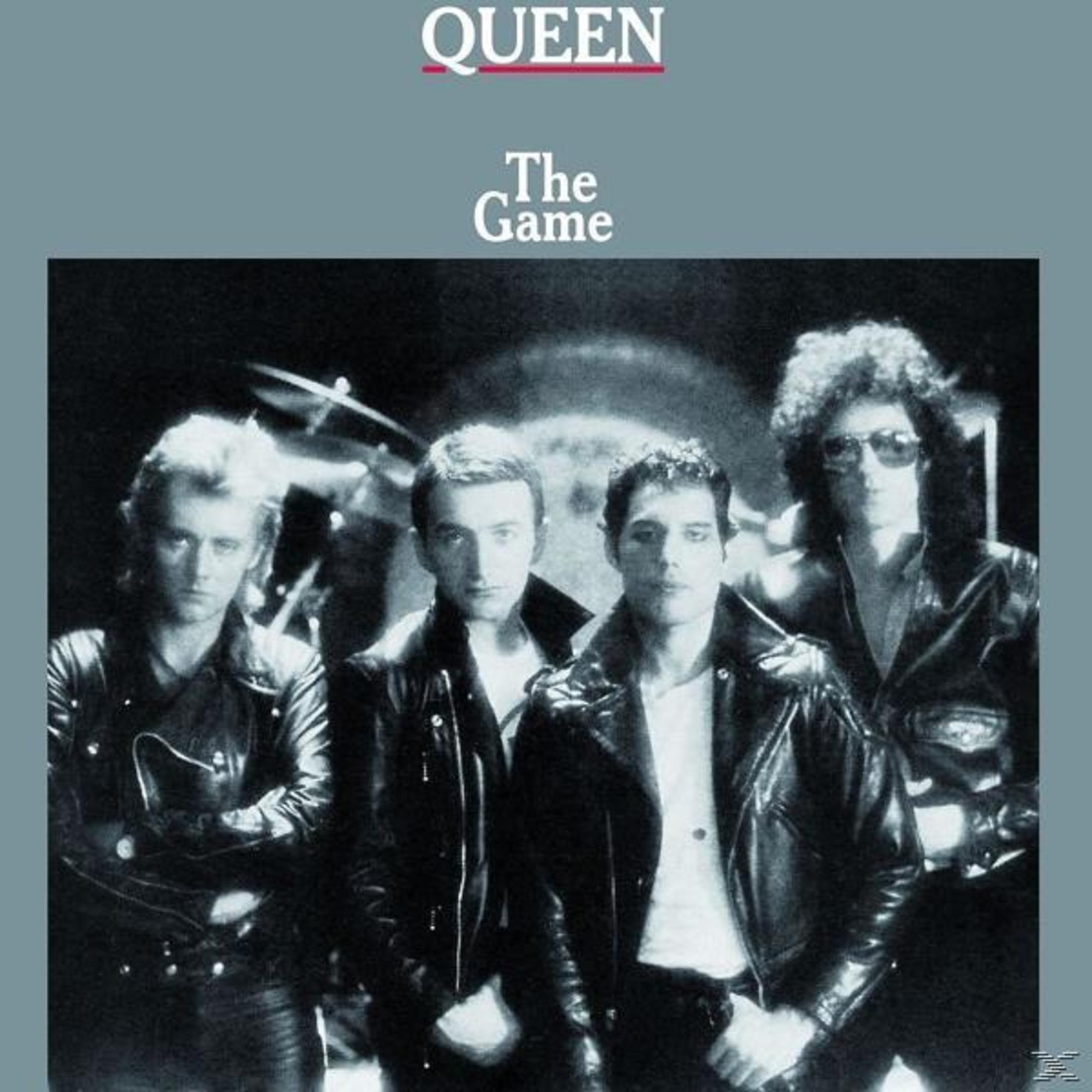 Albumhoes: Queen bandleden in zwarte jassen, titel 'The Game'.