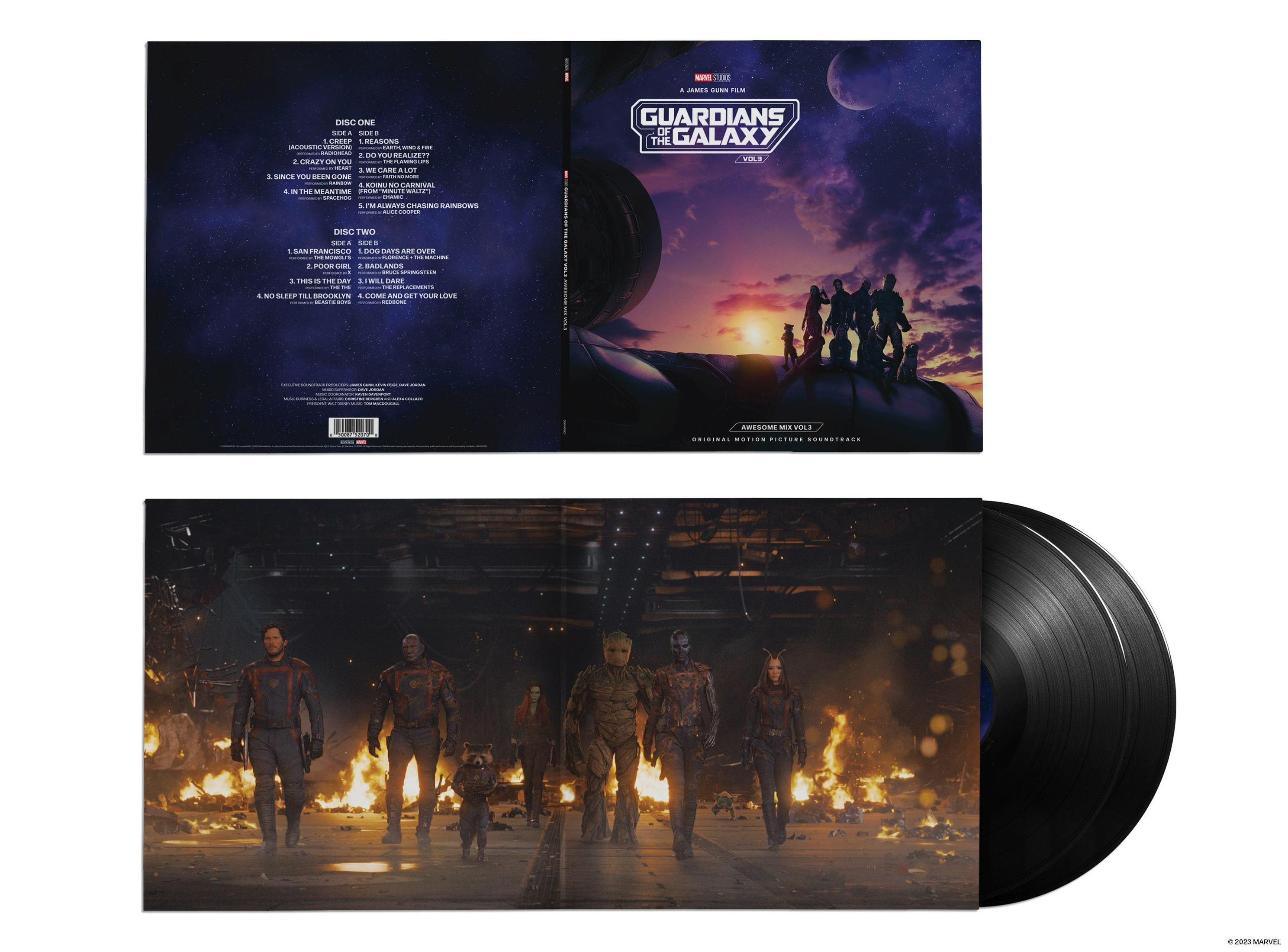Copertina album con un gruppo di persone e la terra, con il vinile.