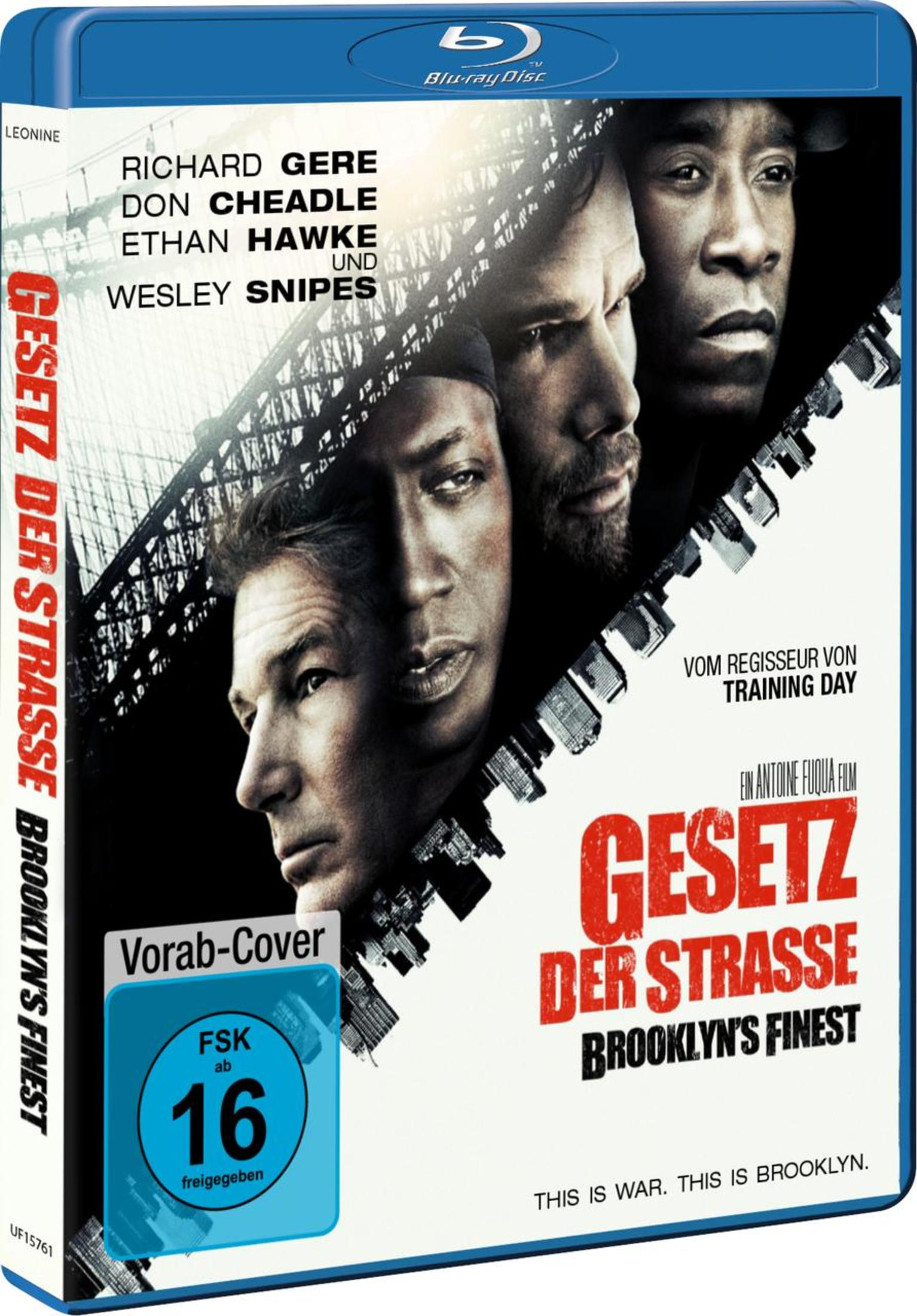 Blu-ray-Cover von Gesetz der Straße - Brooklyn's Finest mit vier Schauspielern und einer Brücke im Hintergrund.