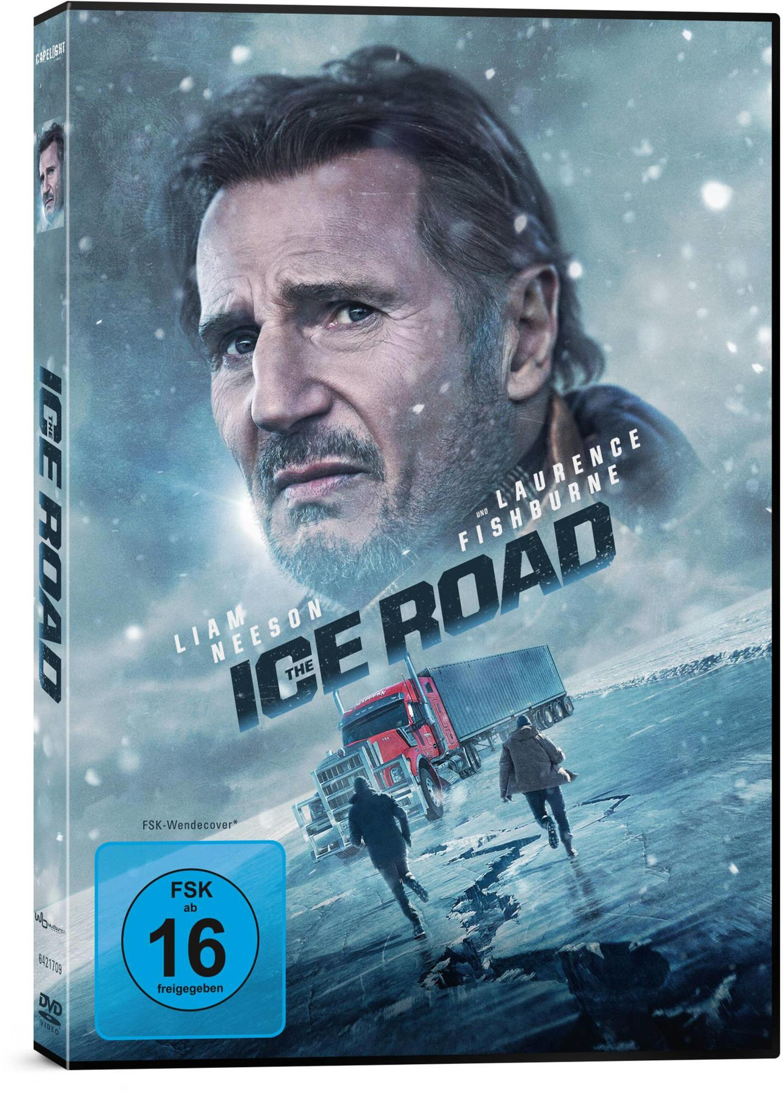 Filmposter von The Ice Road mit Liam Neeson, einem roten Lkw und zwei Menschen, die auf brechendem Eis laufen.