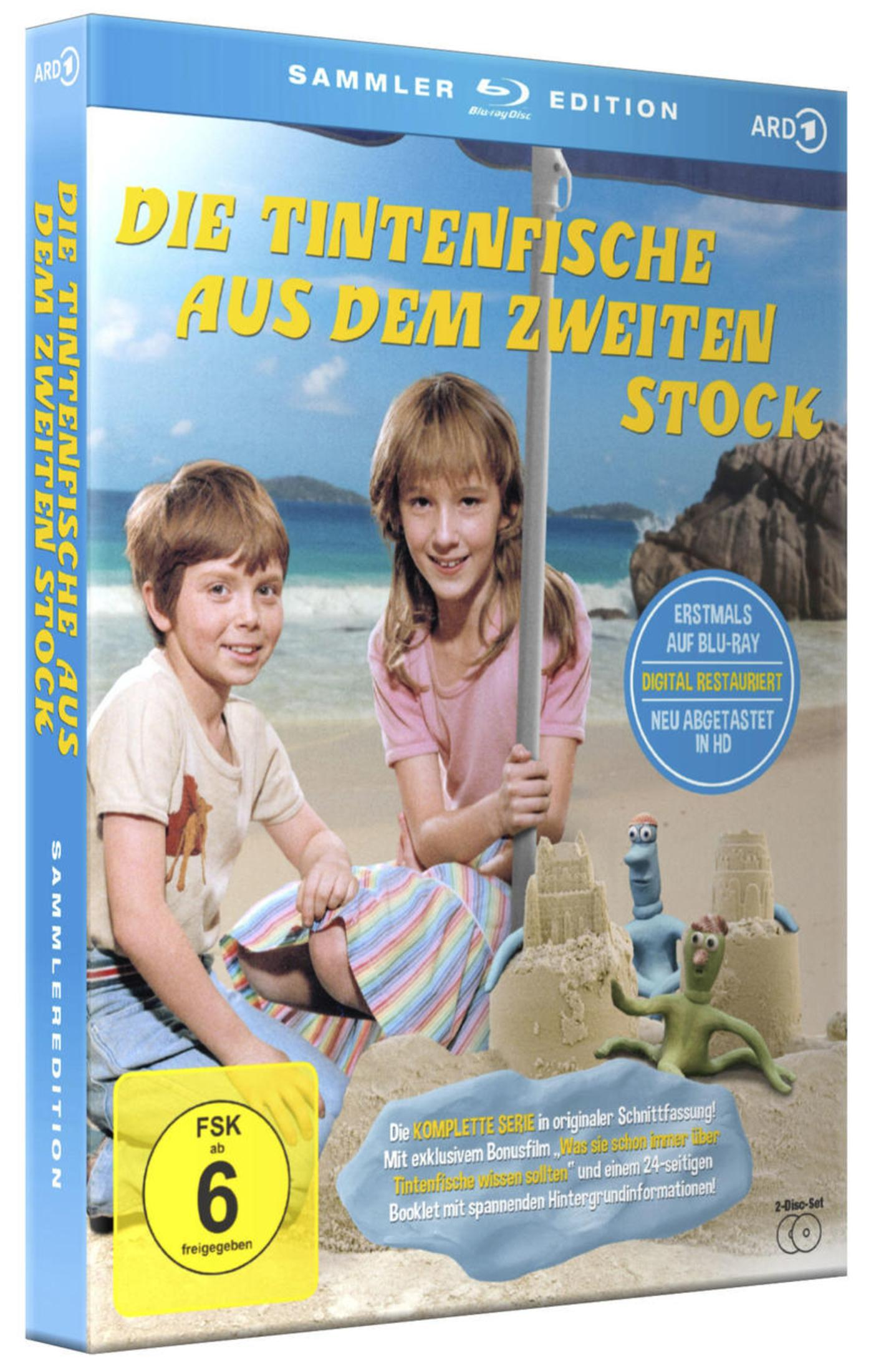 Blu-ray-Cover mit zwei Kindern am Strand und kleinen Tonfiguren im Sand vor dem Meer.