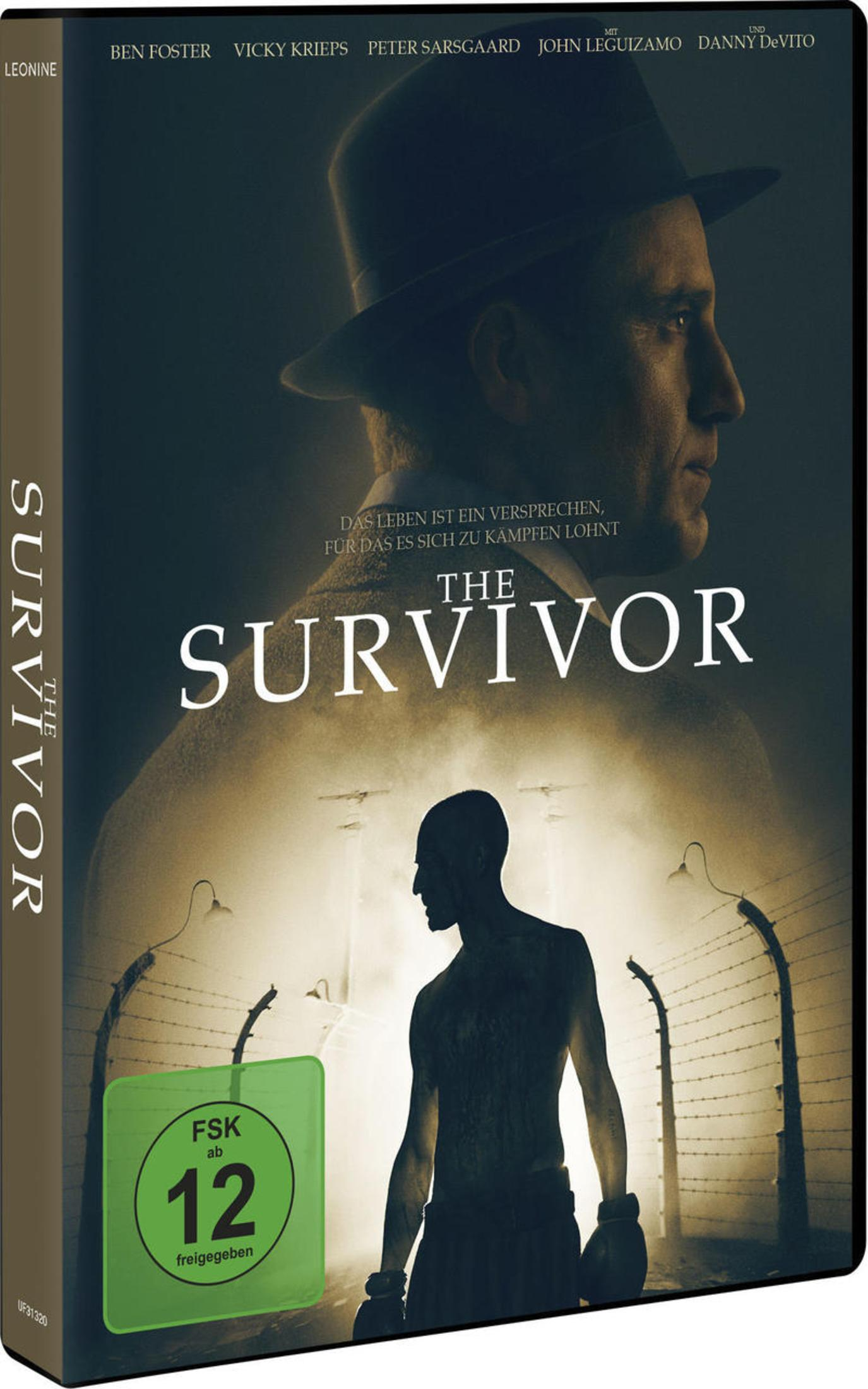 DVD-Cover von The Survivor mit einem Mann mit Hut oben und einem Boxer vor einem Lagerzaun unten.