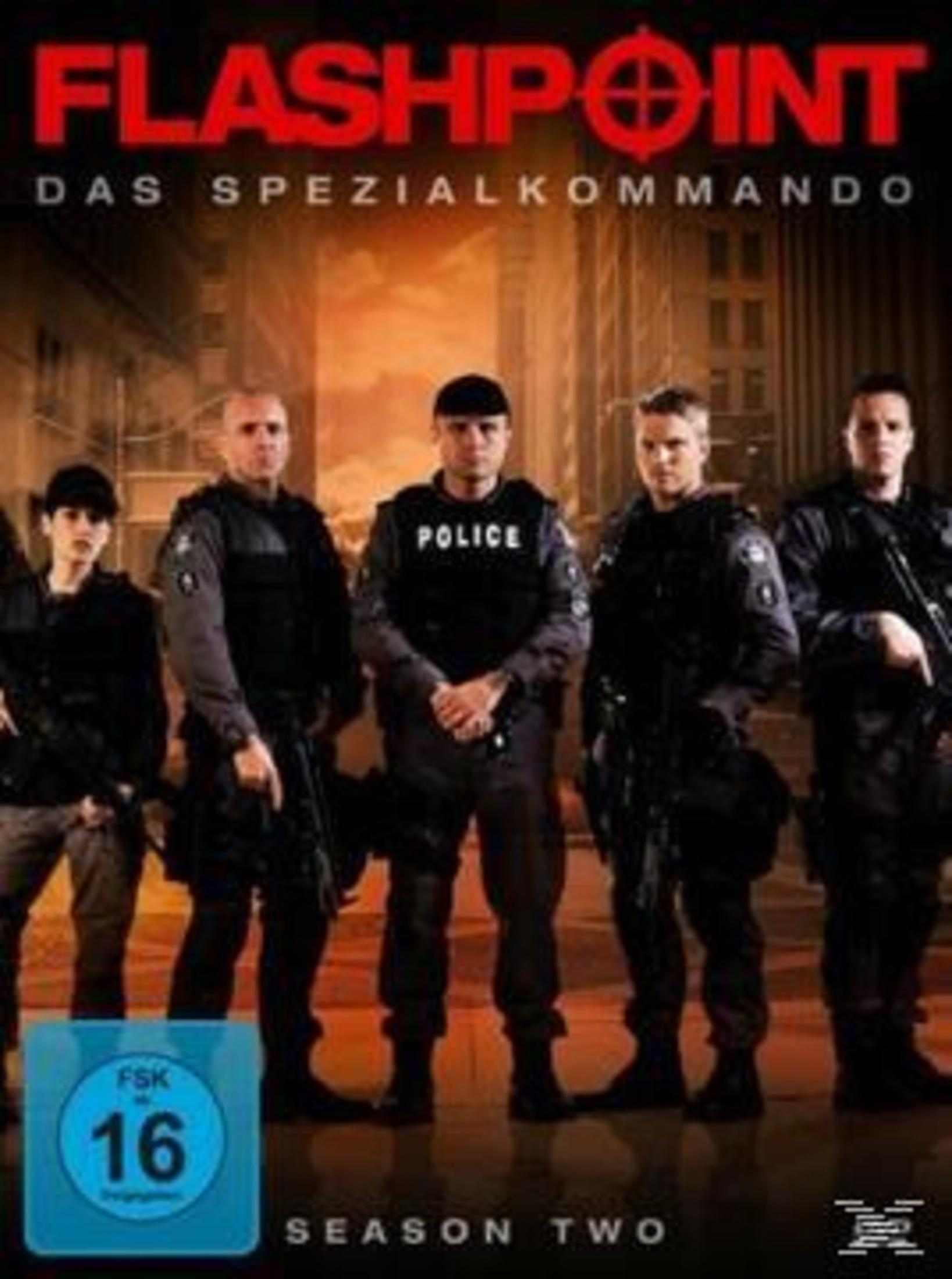DVD-Cover von 'Flashpoint', Staffel zwei. Bild von uniformierten Beamten vor einem Gebäude.