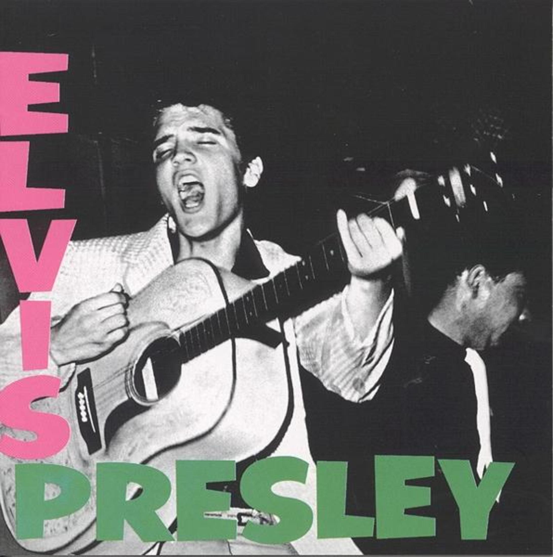 Albumhoes met Elvis Presley die zingt met een gitaar. Vetgedrukte roze en groene tekst overlay.