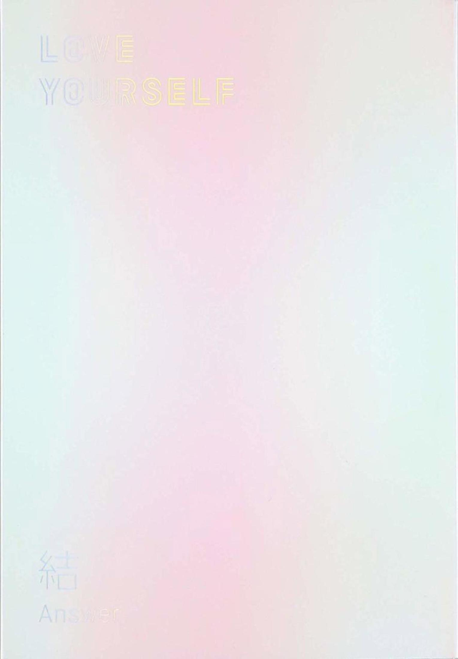 Copertina dell'album "Love Yourself" con una sfumatura di rosa, bianco e verde. Il titolo è stampato in alto.