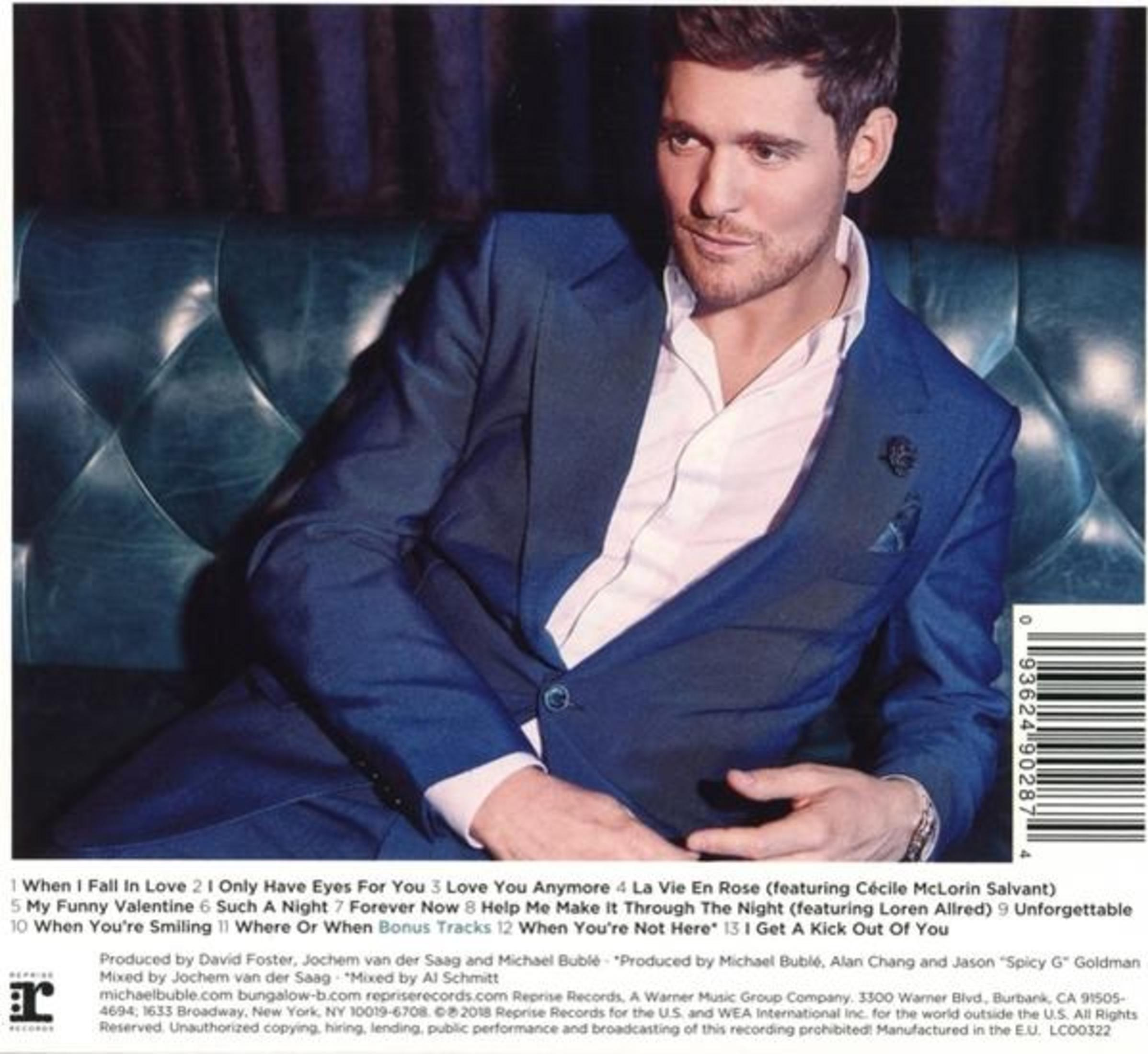 Copertina dell'album con Michael Bublé seduto su un divano, con un abito blu e una camicia bianca.