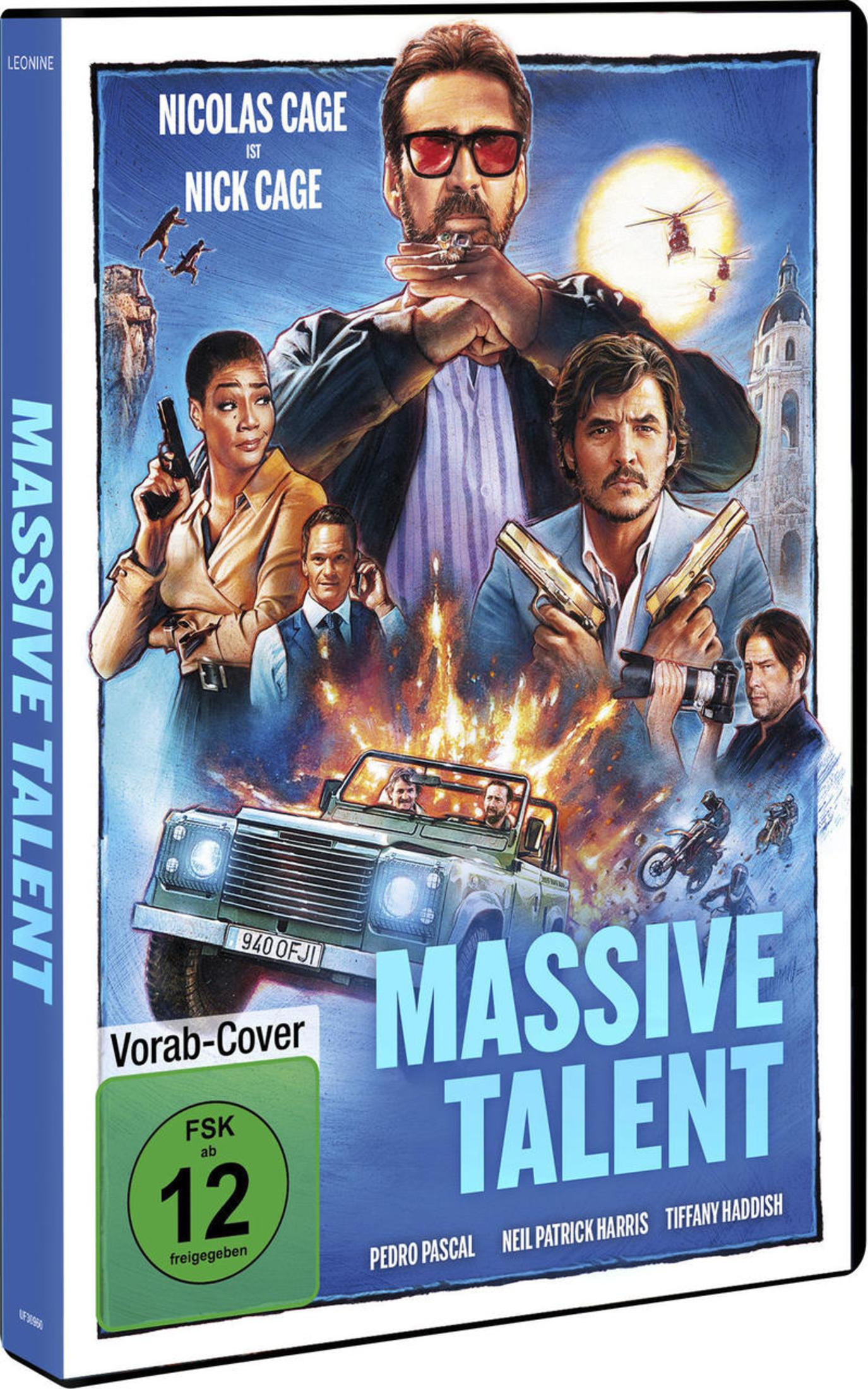 DVD-Cover von Massive Talent mit Nicolas Cage und Pedro Pascal vor einer blauen Collage-Hintergrund.