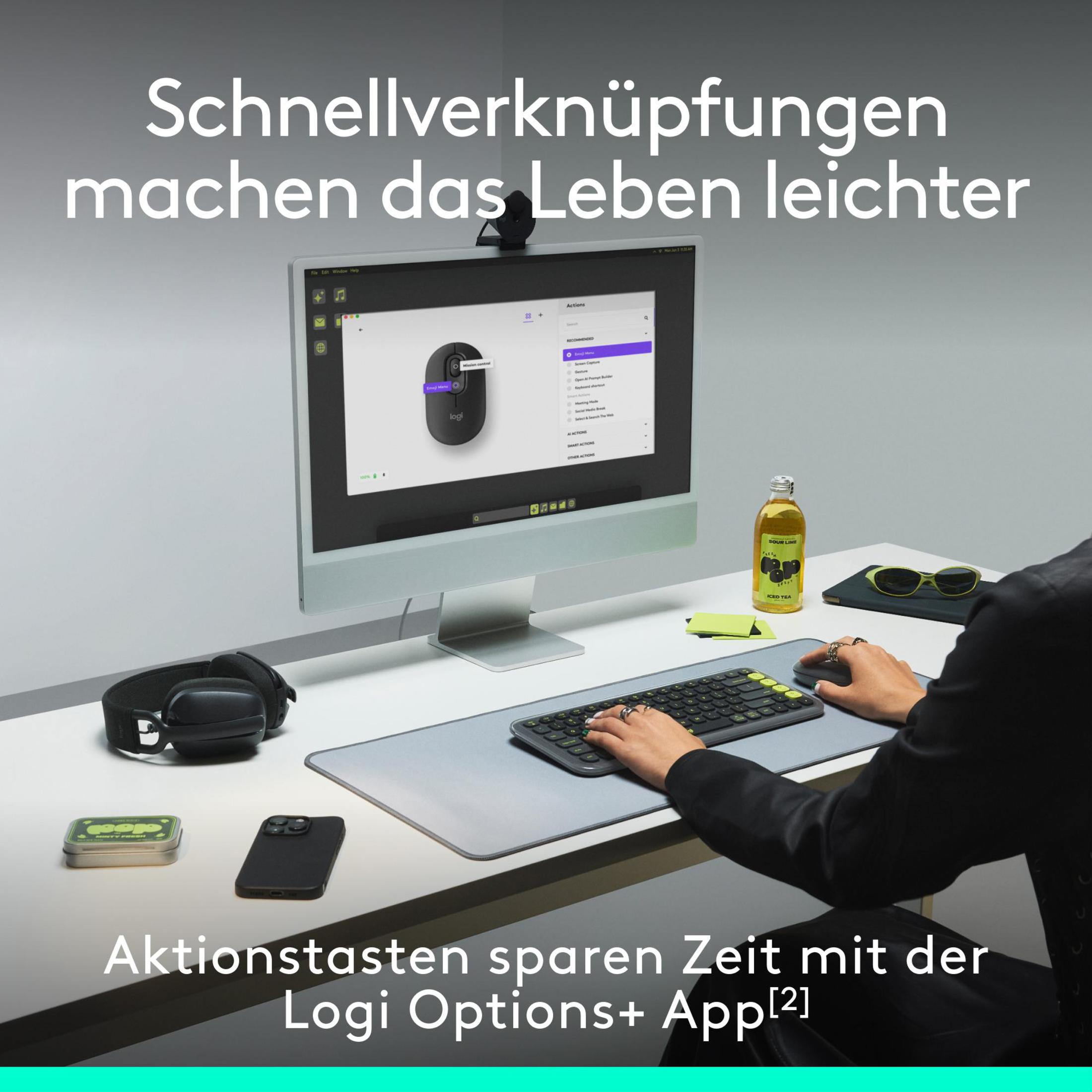 Osoba pracuje na komputerze. Ekran wyświetla pulpit z ikonami. Jest klawiatura.