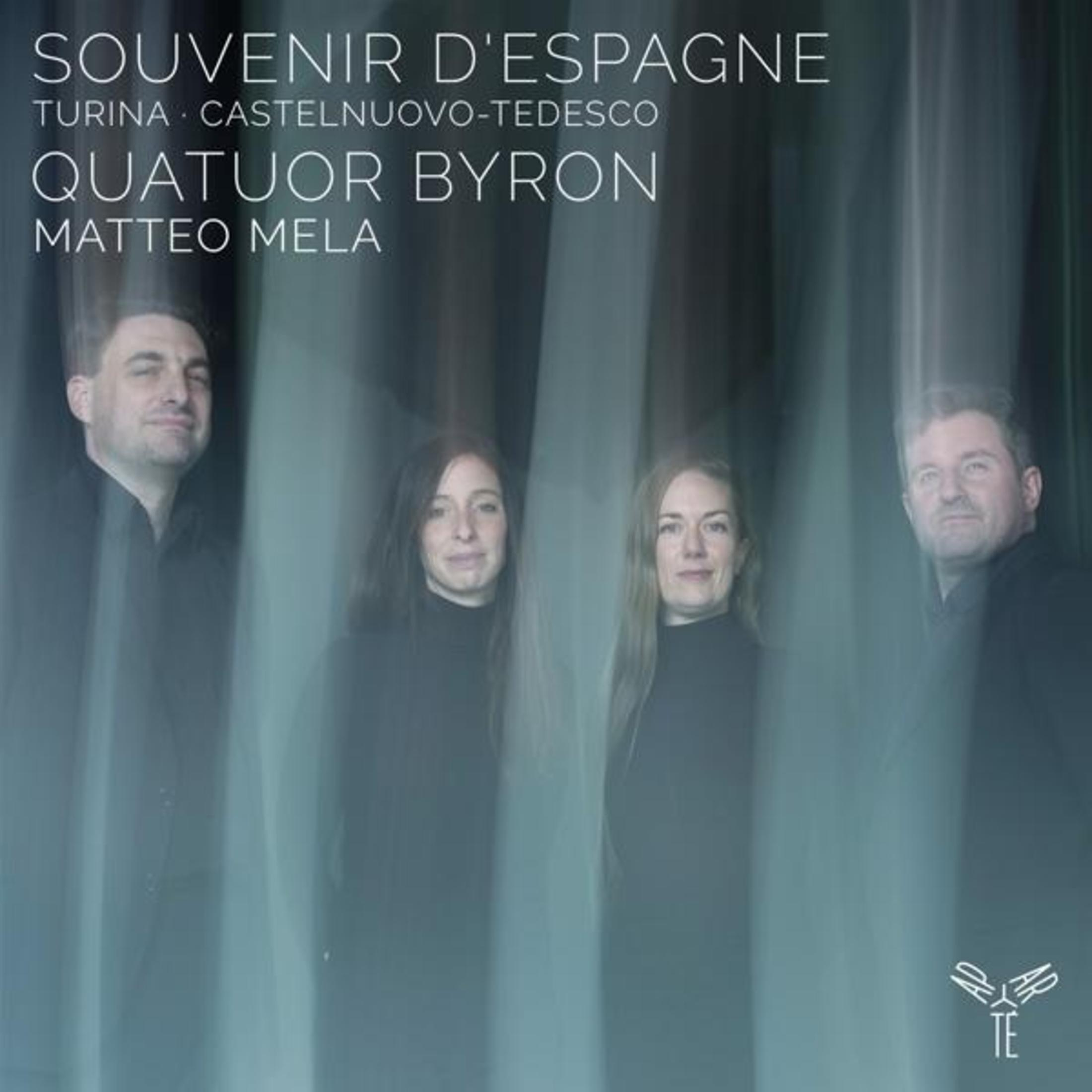 Copertina dell'album con quattro persone in posa, con uno sfondo sfocato. Il titolo è 'Souvenir d'Espagne'.