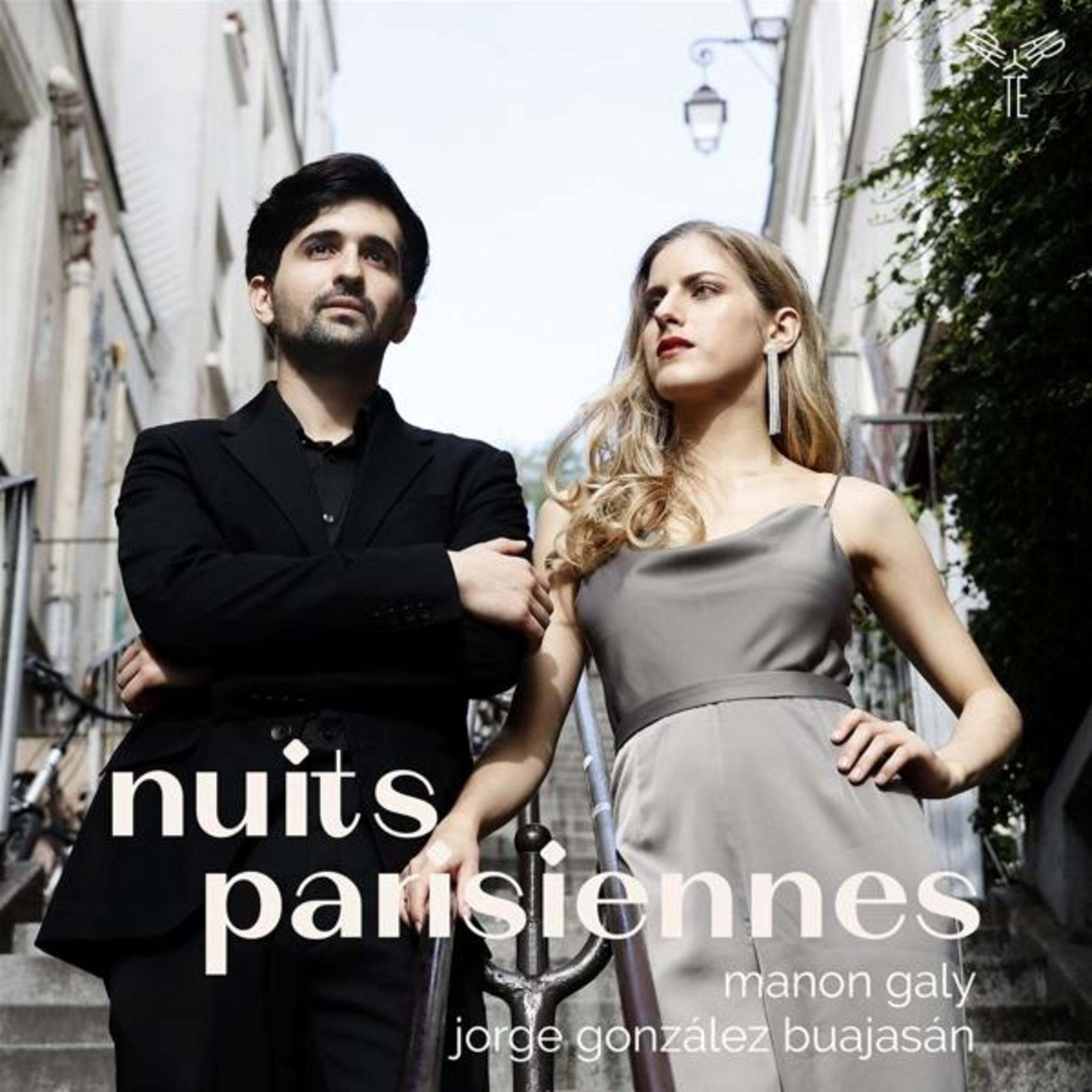 Copertina dell'album con una coppia in posa sulle scale con le parole 'nuits parisiennes'.