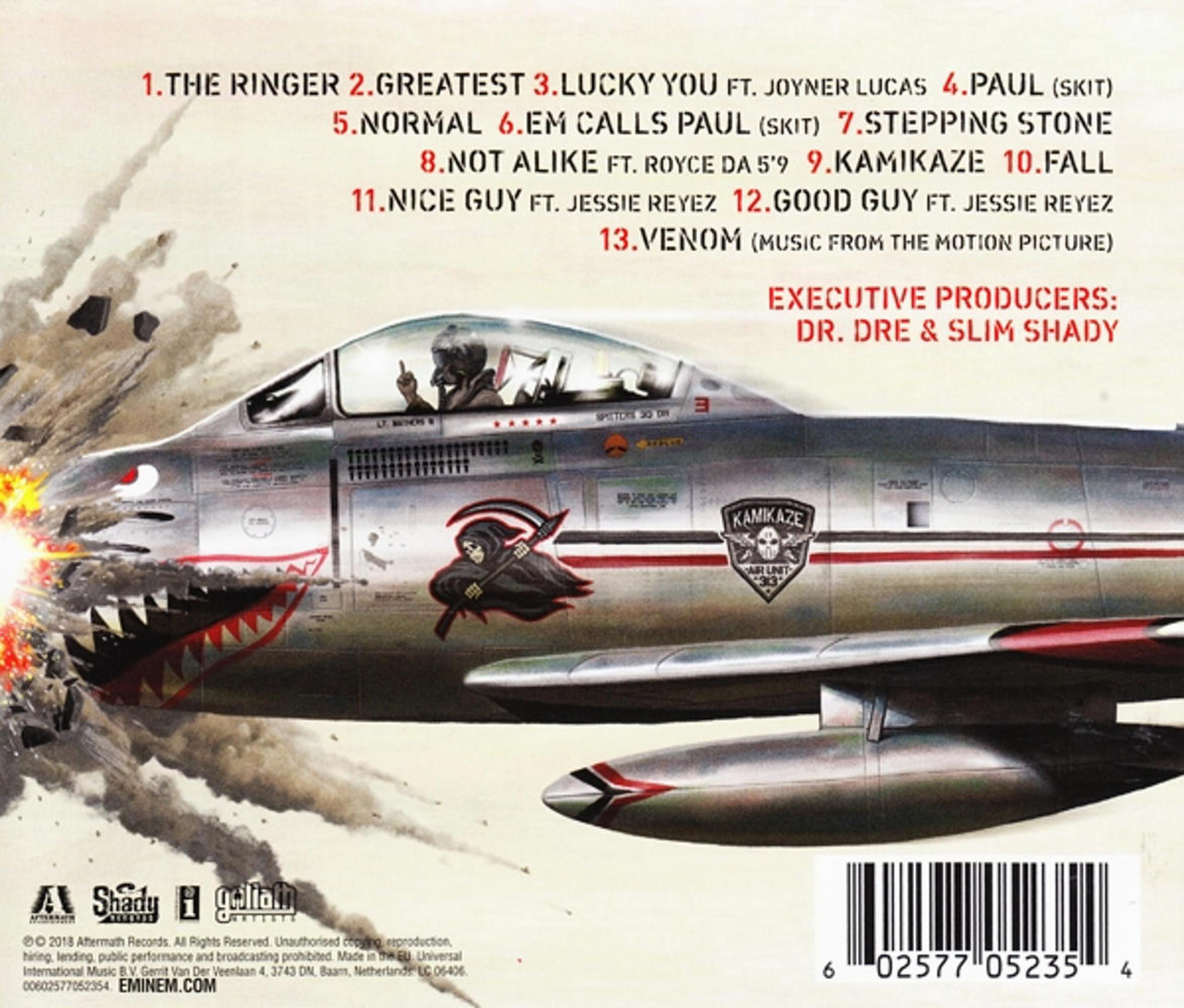 Okładka albumu: Myśliwiec z tekstem, logo Eminema i Dr. Dre.