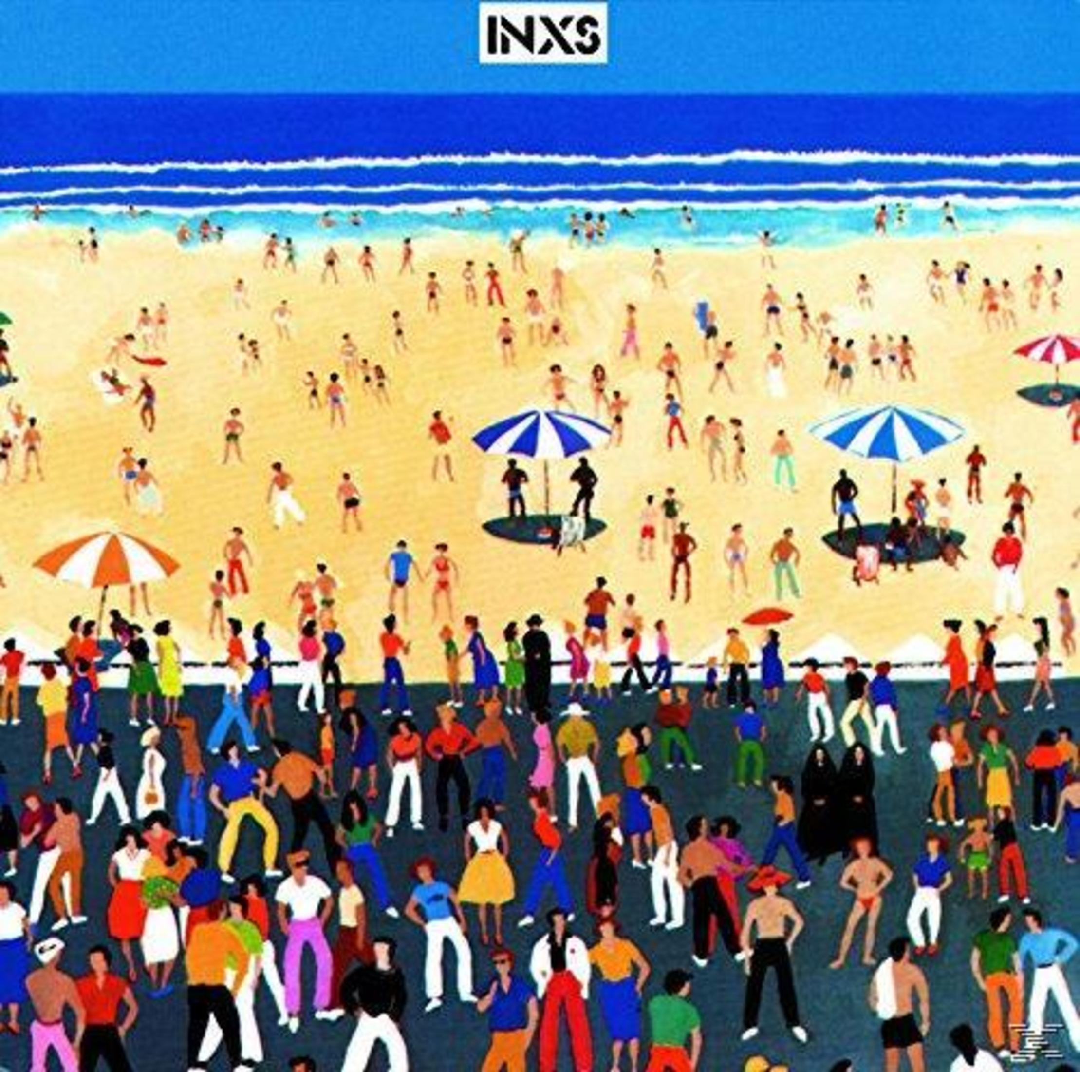 Albumhoes, een strandscène met mensen, parasols en blauwe zee en lucht.