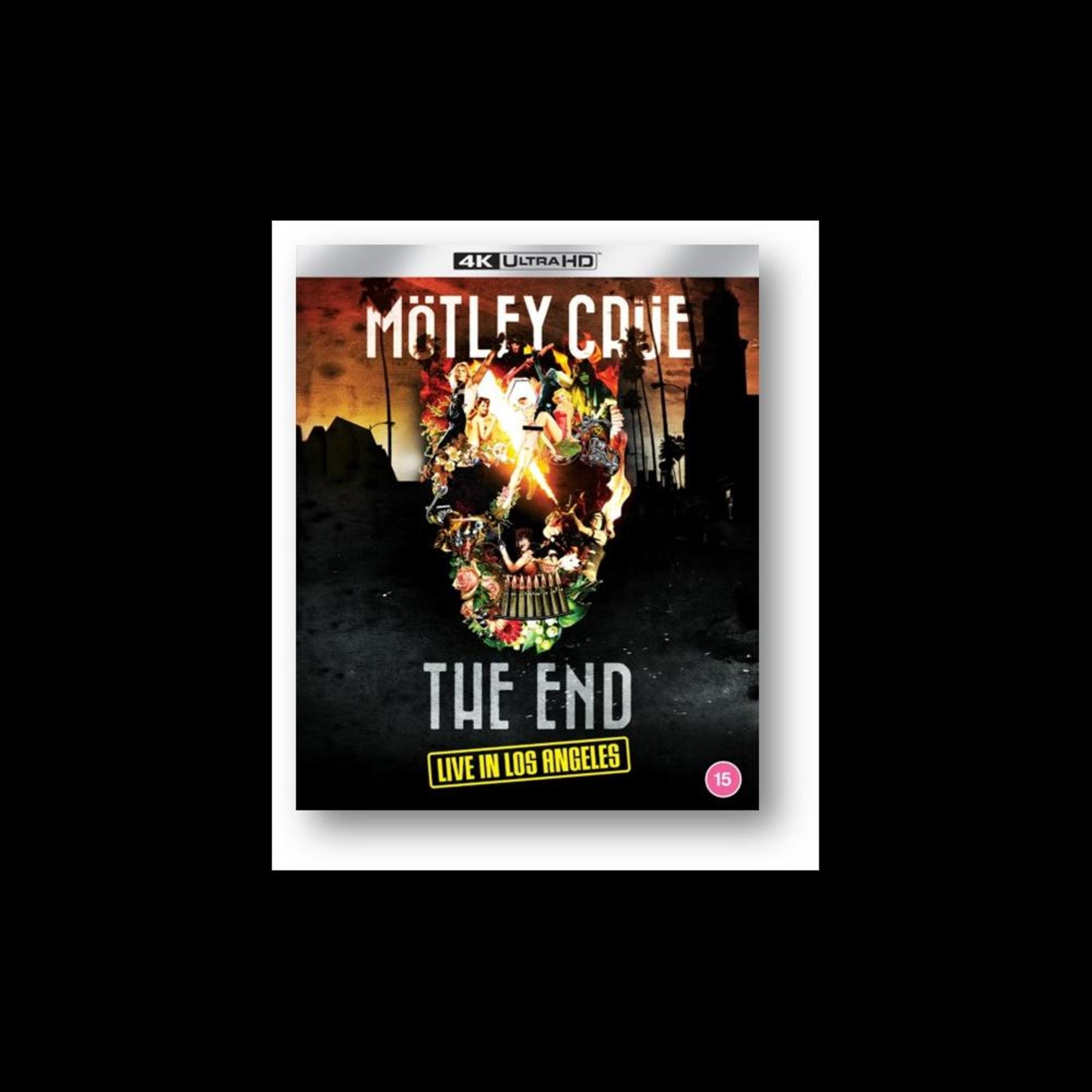 Blu-ray cover: Motley Crue, een schedel gemaakt van bloemen, tekst 'The End', live in Los Angeles.