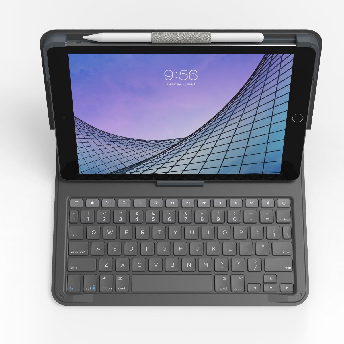 iPad abierto con funda de teclado. La pantalla muestra un gráfico con líneas azules.