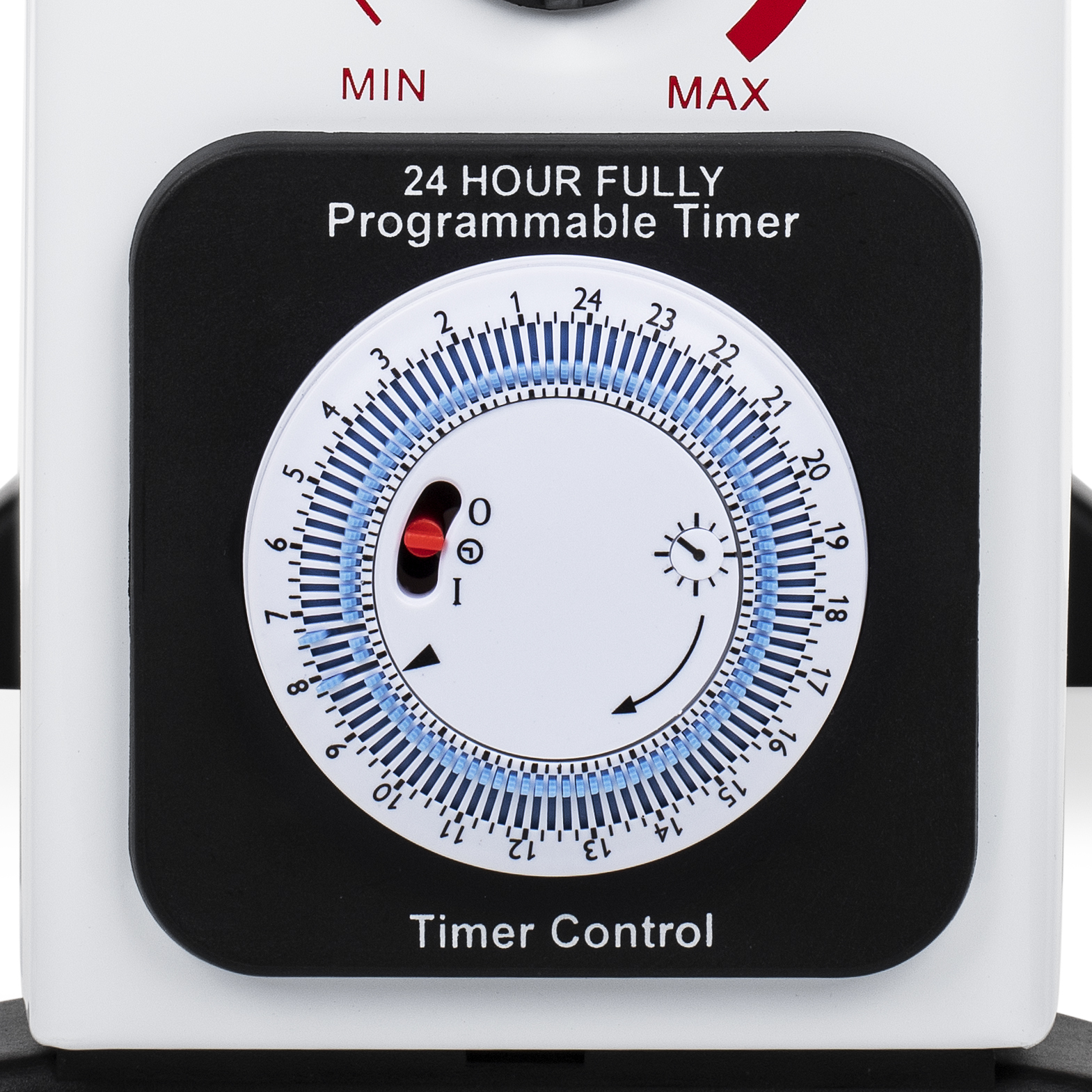 Controllo timer con quadrante programmabile 24 ore, numeri e interruttore on/off rosso.