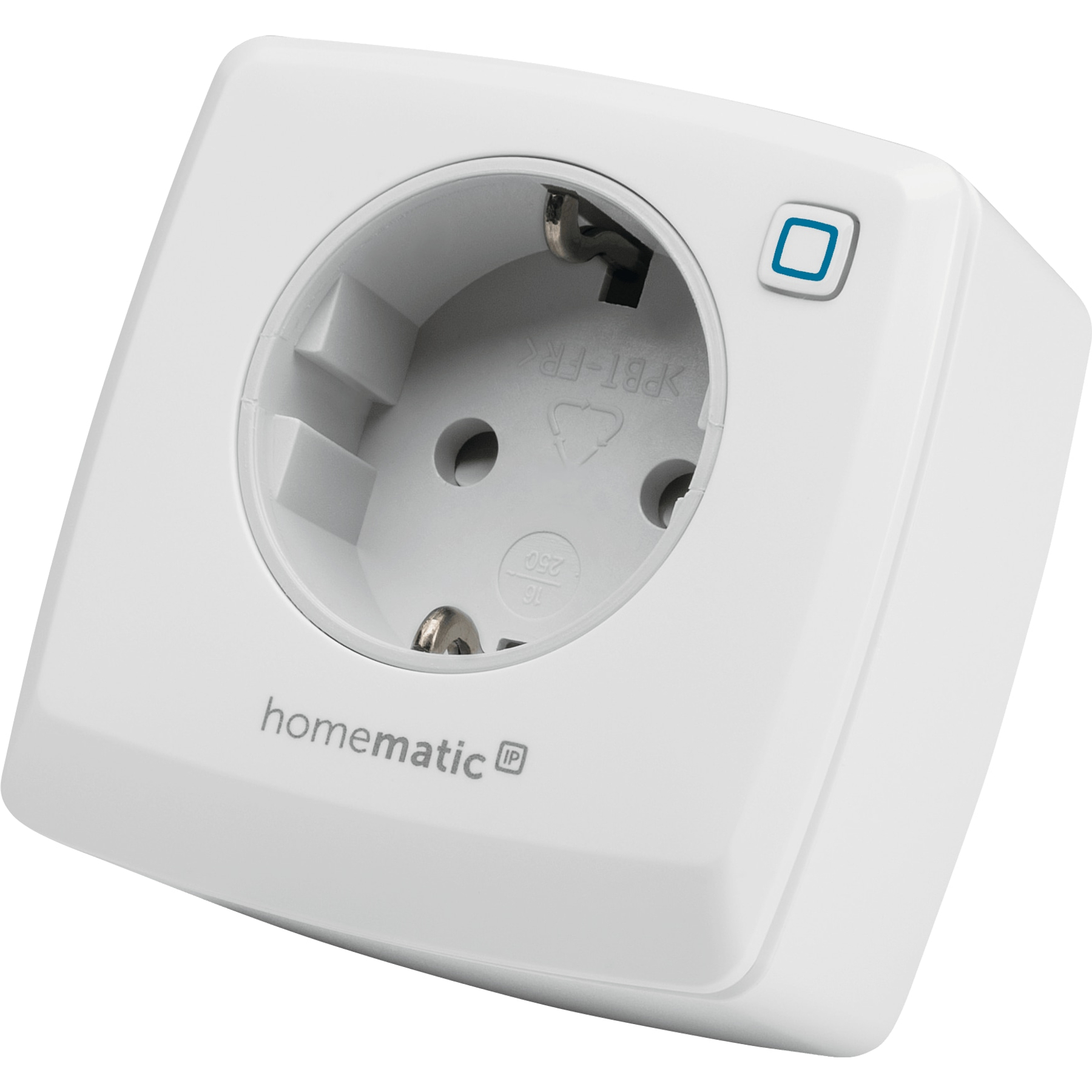 Ein weißer Homematic Smart Plug mit runder Steckdose und blauem Knopf auf weißem Grund.