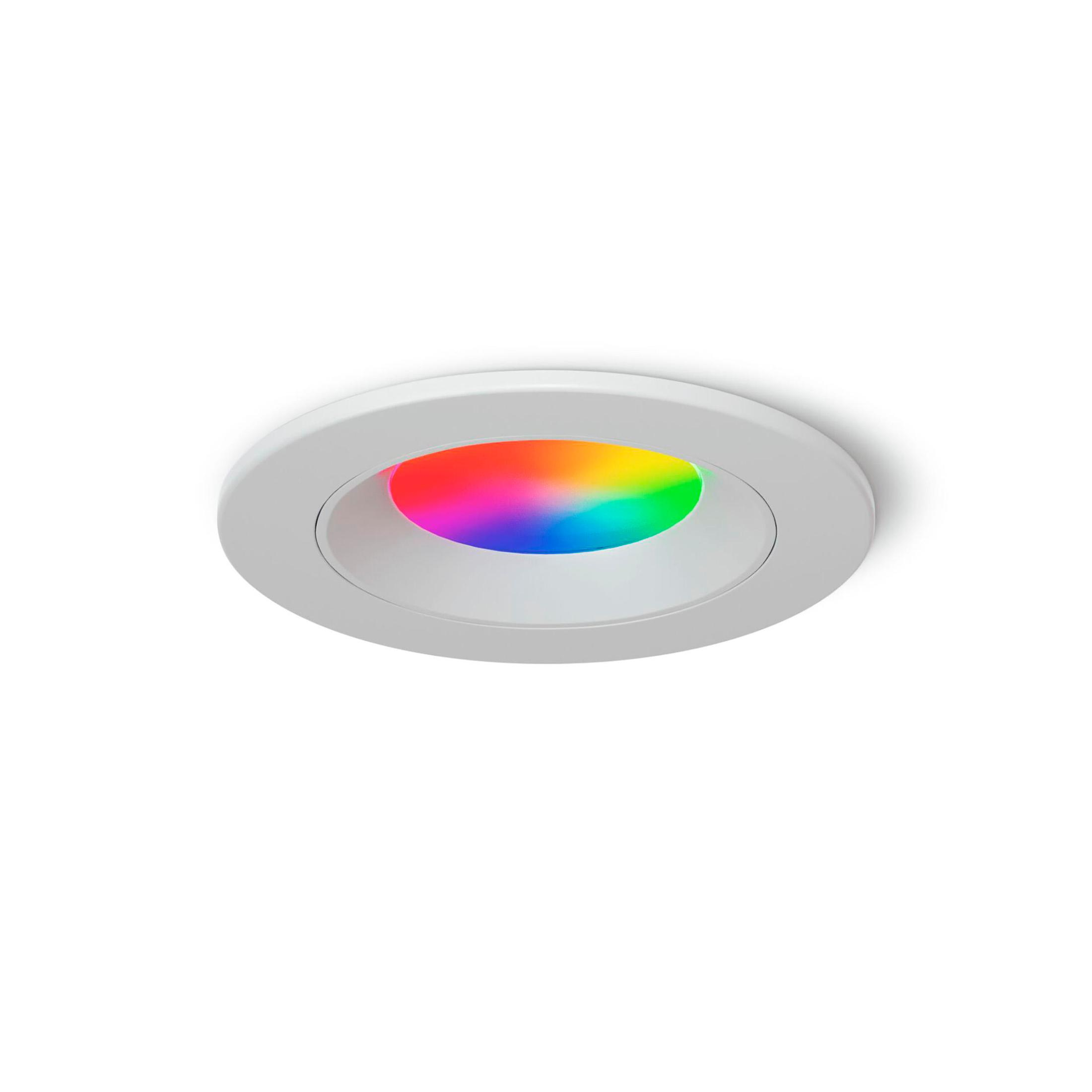 Una luce da soffitto bianca a incasso con luce colorata che emana dal centro, isolata.