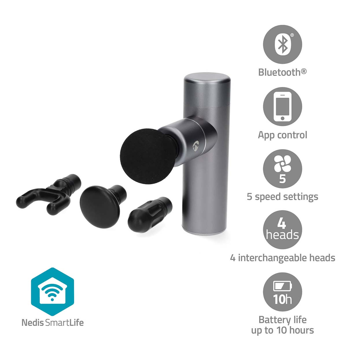 Zilveren massagepistool met opzetstukken. Pictogrammen voor Bluetooth, koppen en batterijduur.