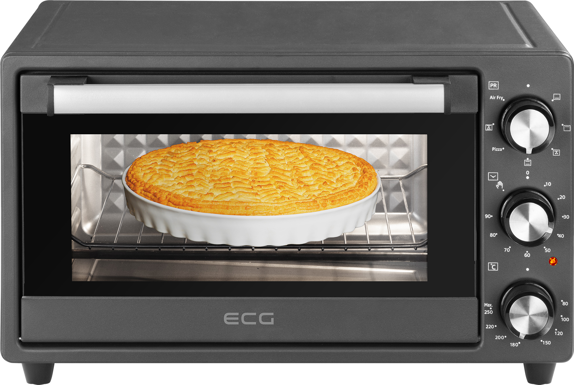 Ein schwarzer Ofen mit einem Kuchen darin. Der Kuchen ist goldbraun. Ofen hat Knöpfe und eine Glastür.