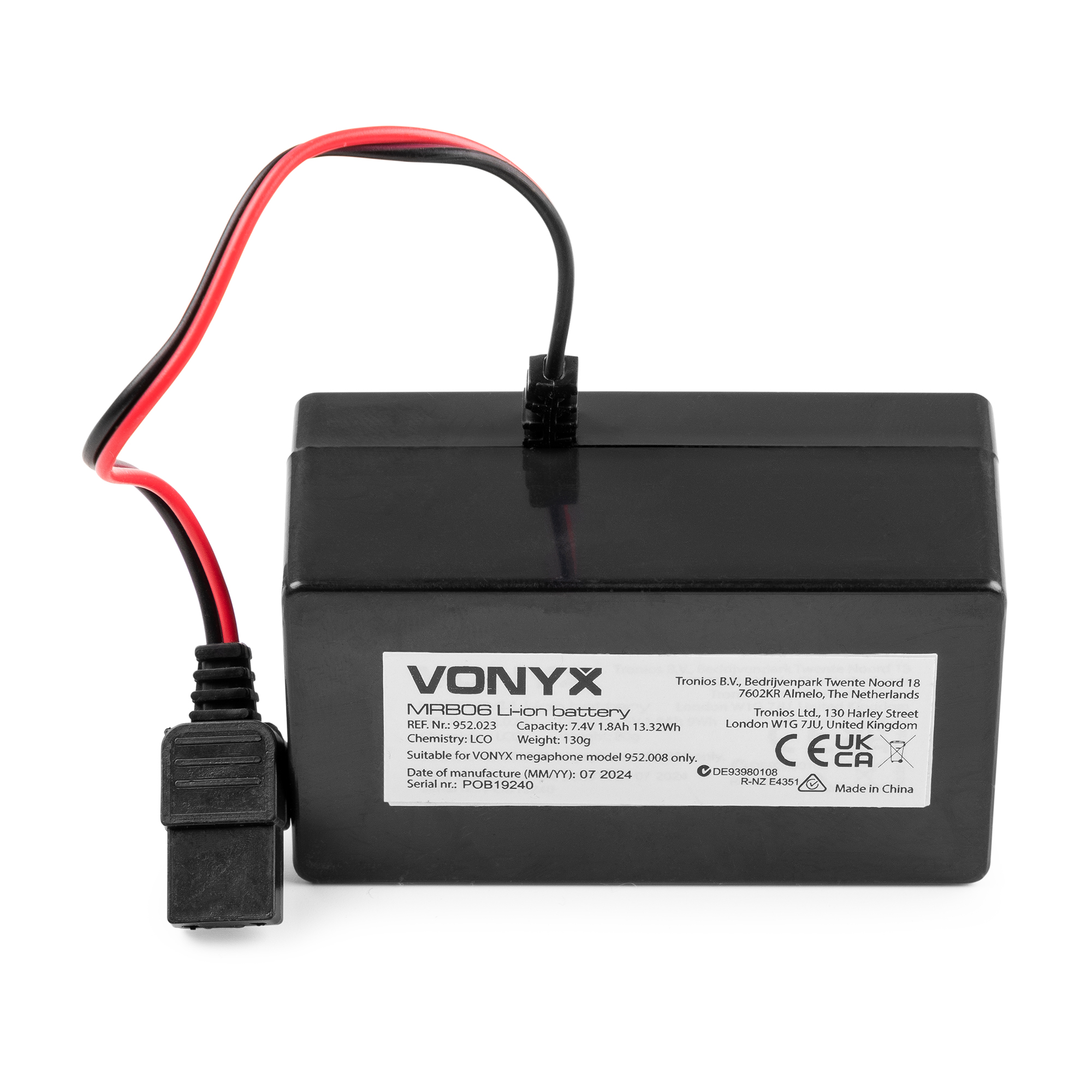 Un paquete de baterías rectangular negro con cable rojo y negro, conector negro y etiqueta.