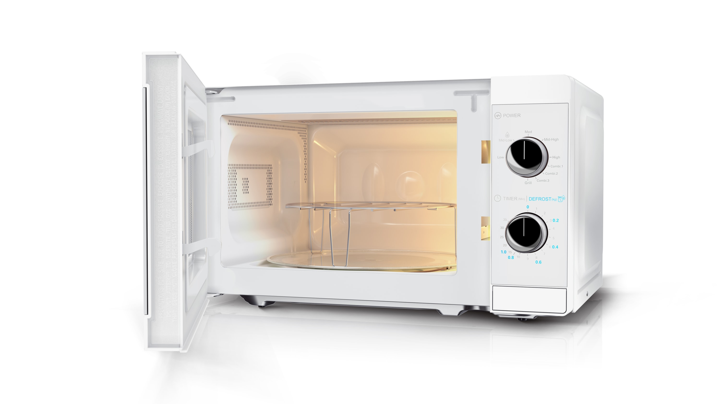 Horno microondas blanco con la puerta abierta, mostrando una rejilla y el interior.
