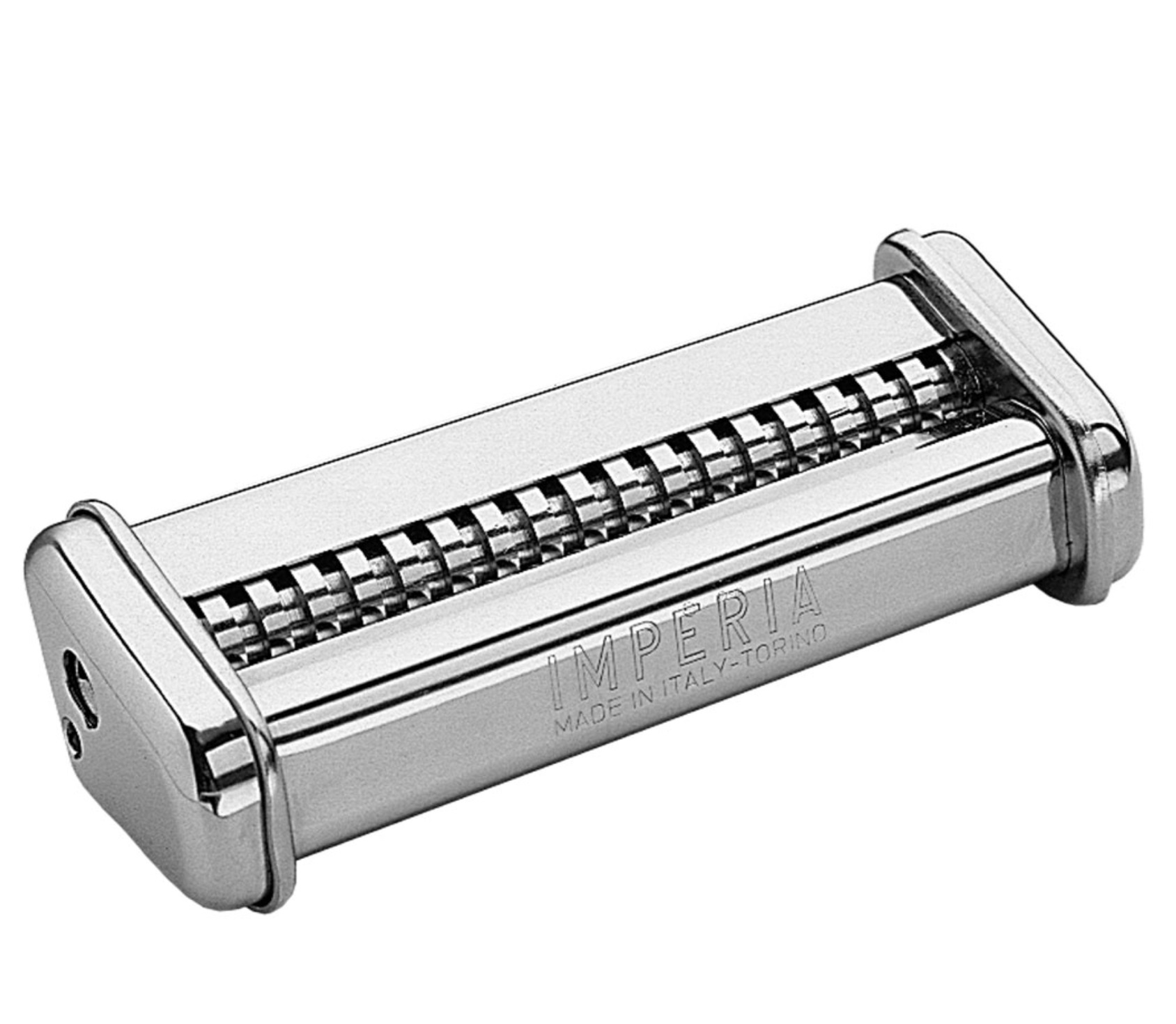 Un accessorio per macchina per pasta argentato, marca Imperia.