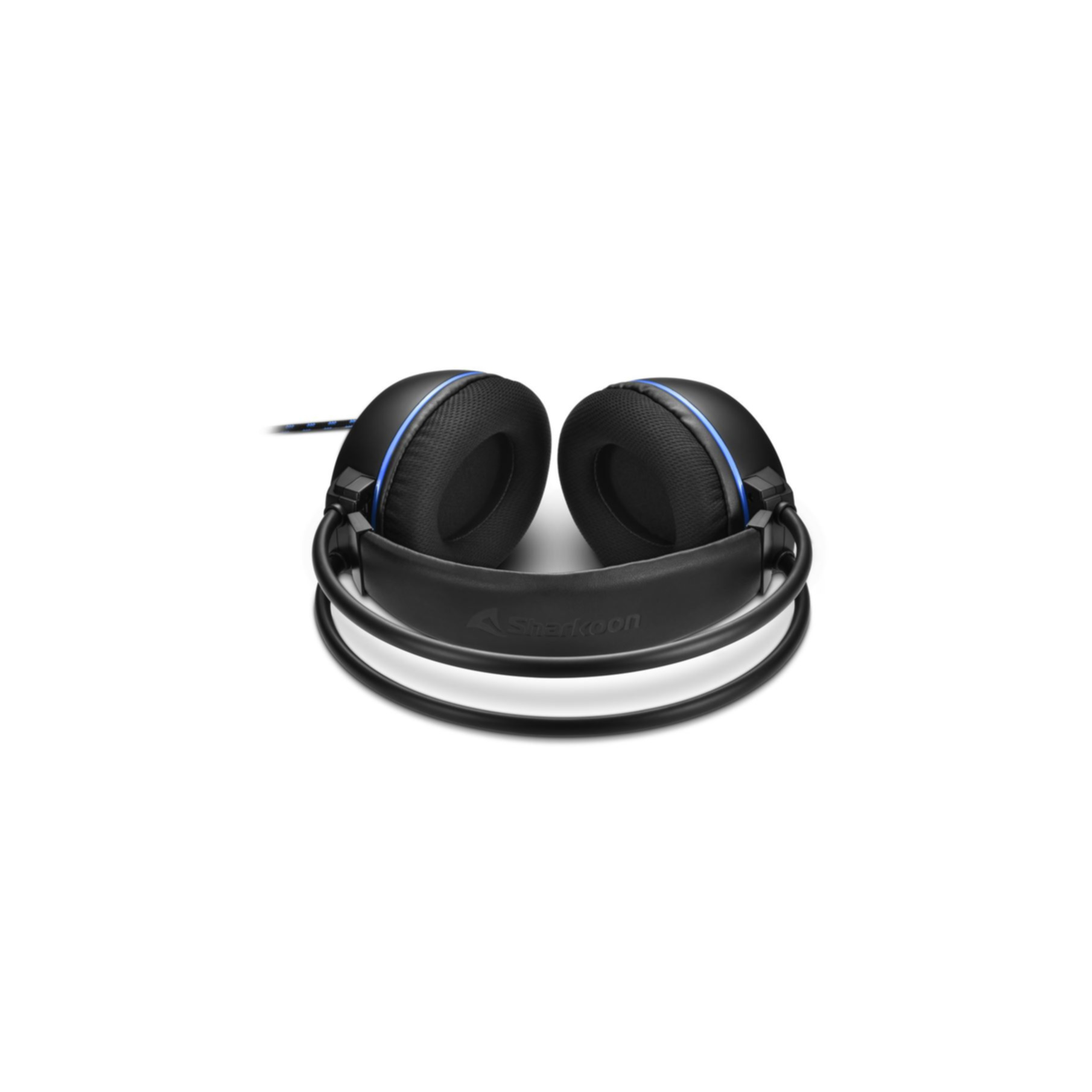 Czarne słuchawki z niebieskimi akcentami, na białym tle. Widoczne logo Sharkoon.