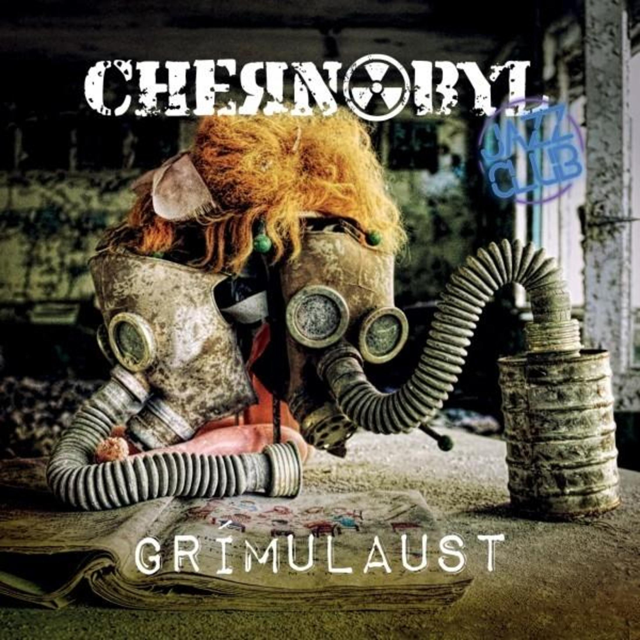 Copertina dell'album con due maschere antigas, una parrucca e un libro. Il titolo dell'album è 'Chernobyl'.