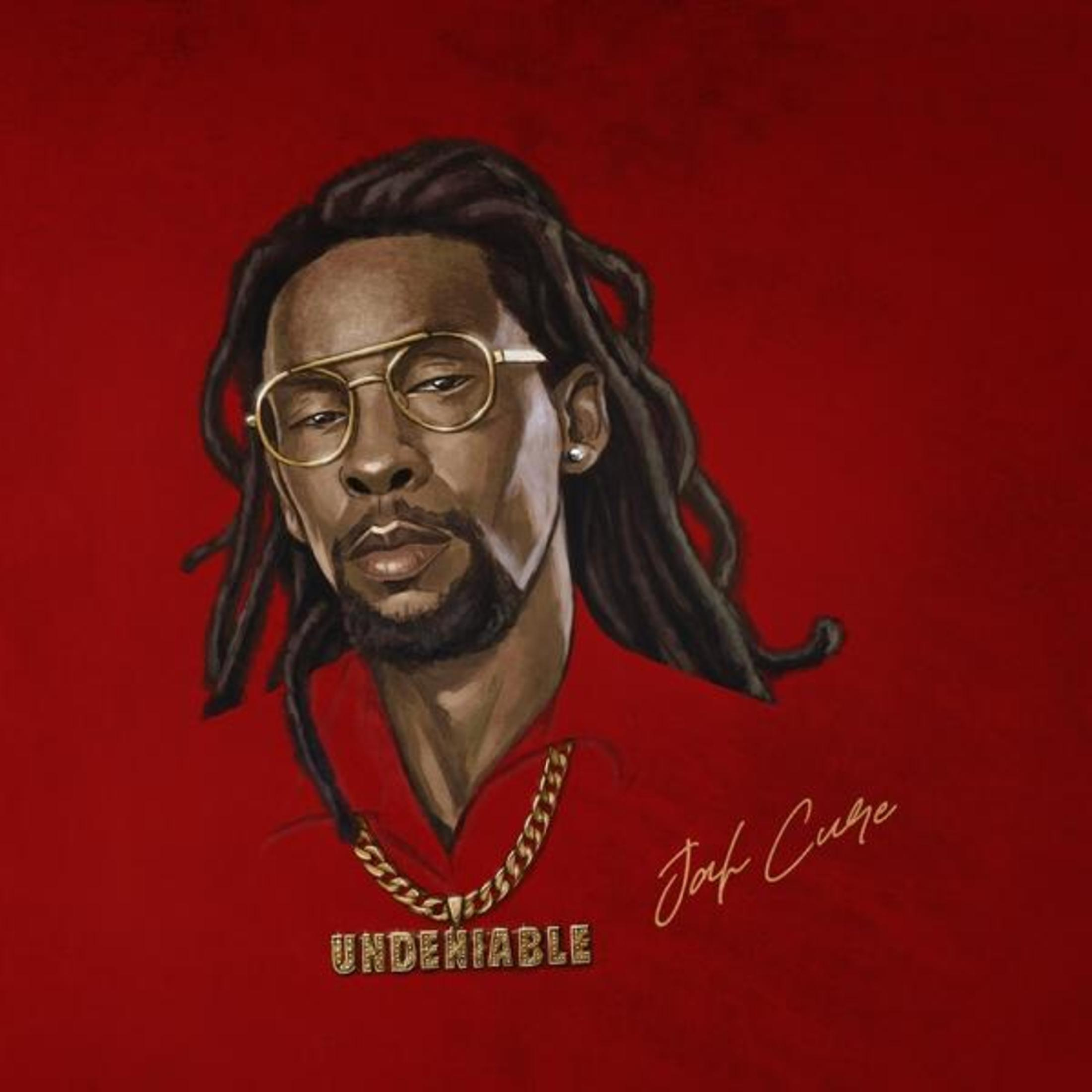 Illustratie van een man met dreadlocks, bril en gouden ketting, rode achtergrond.
