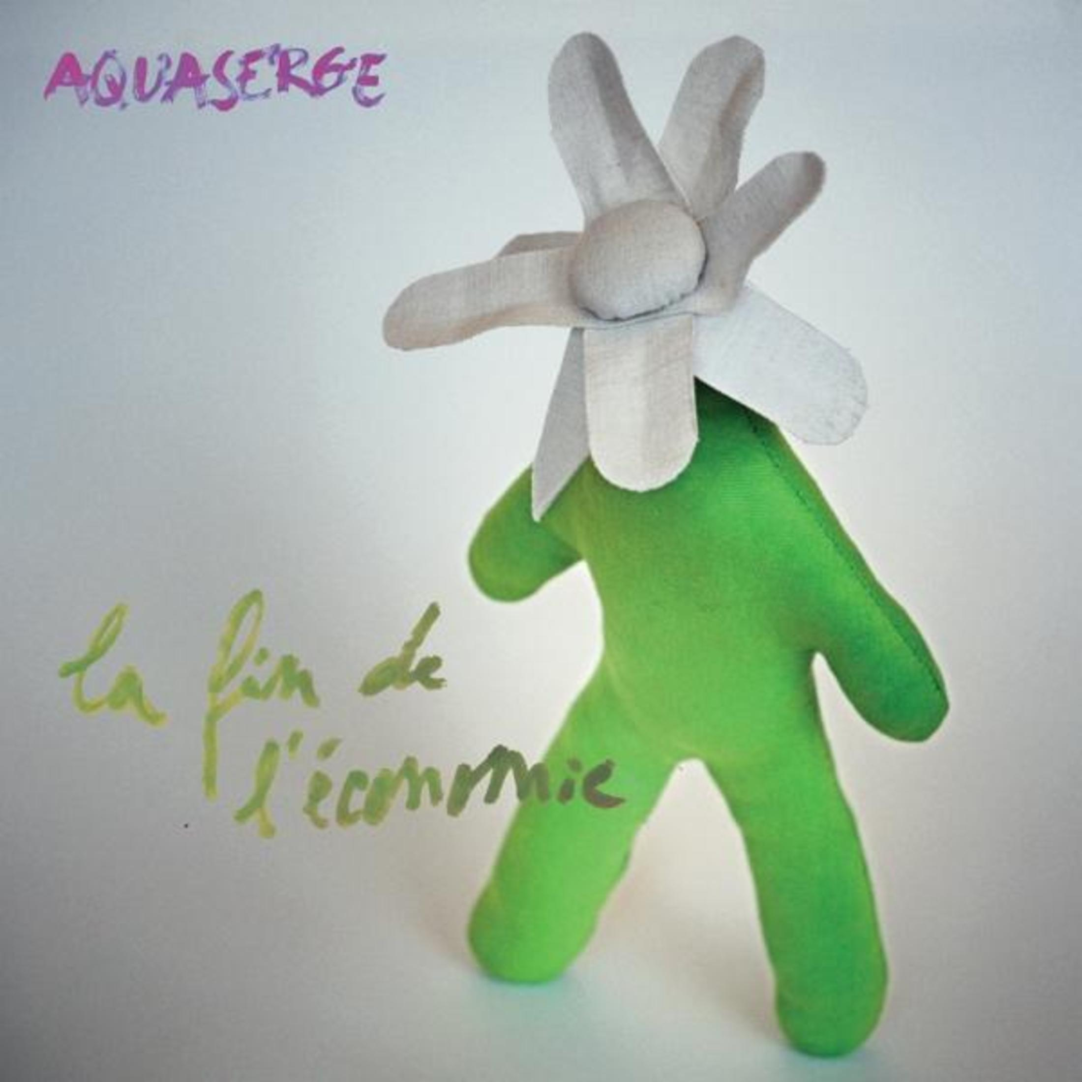 Una figura verde con testa di fiore, testo manoscritto e la parola Aquaserge.