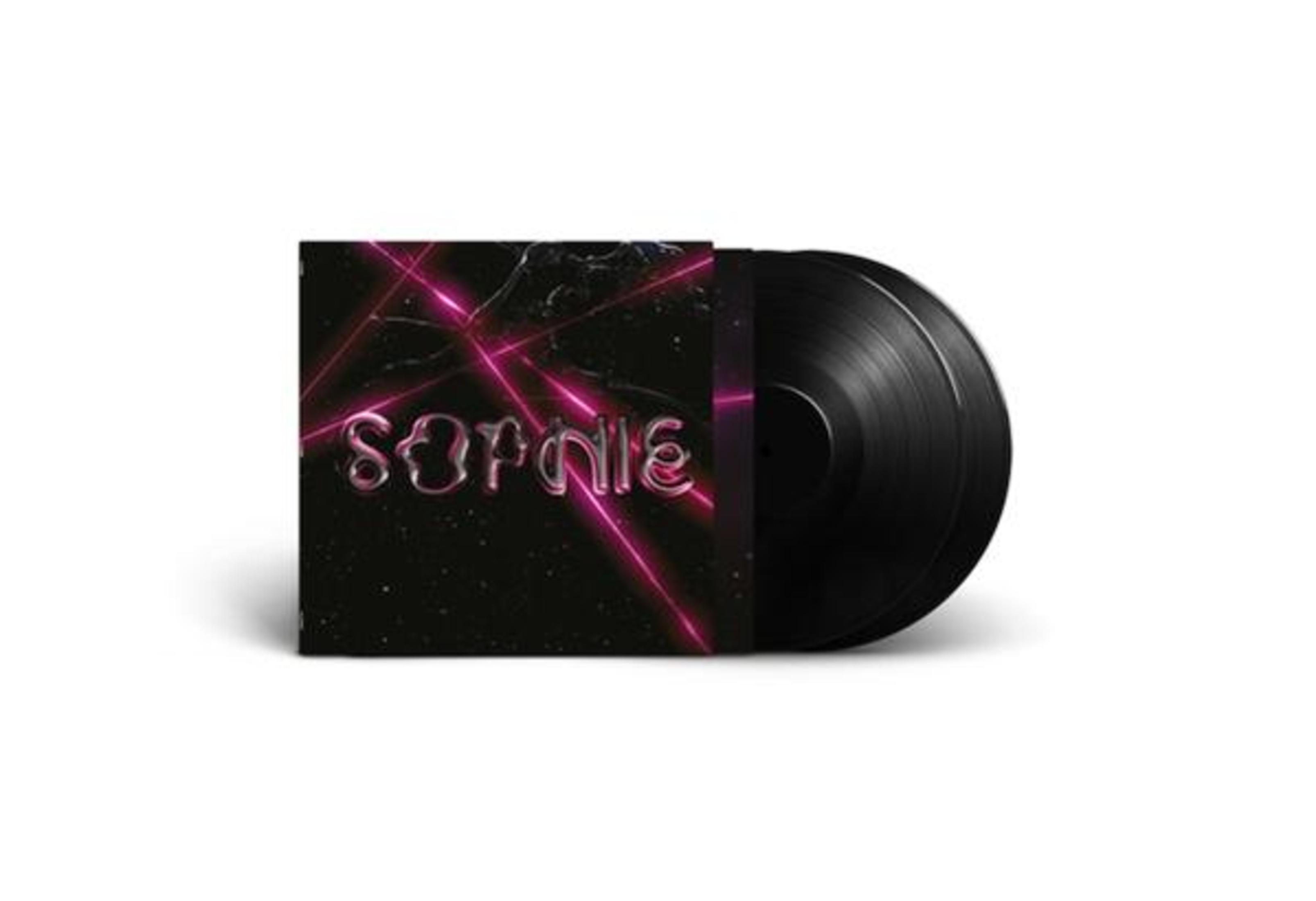 Copertina dell'album: SOPHIE. Testo rosa stilizzato su sfondo nero con linee rosa e un disco in vinile nero.