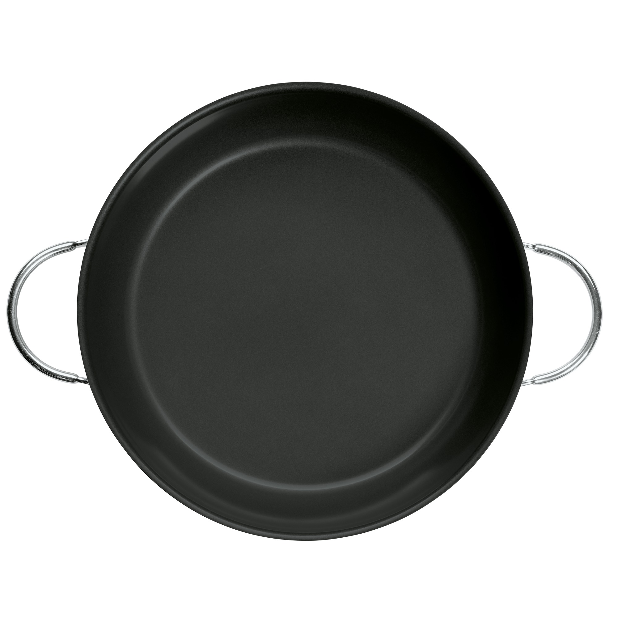Schwarze Pfanne mit silbernen Griffen. Die Pfanne ist kreisförmig und leer. Weißer Hintergrund.