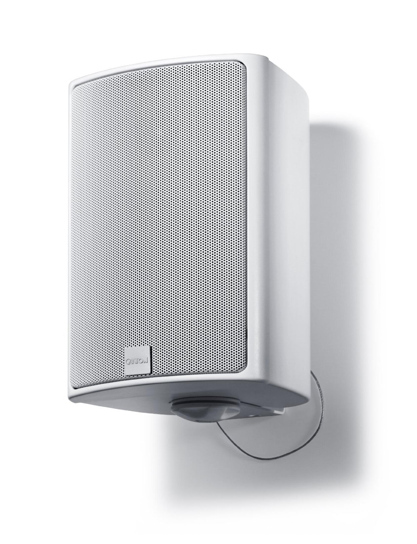 Weißer Lautsprecher an weißer Wand, mit Kabel.