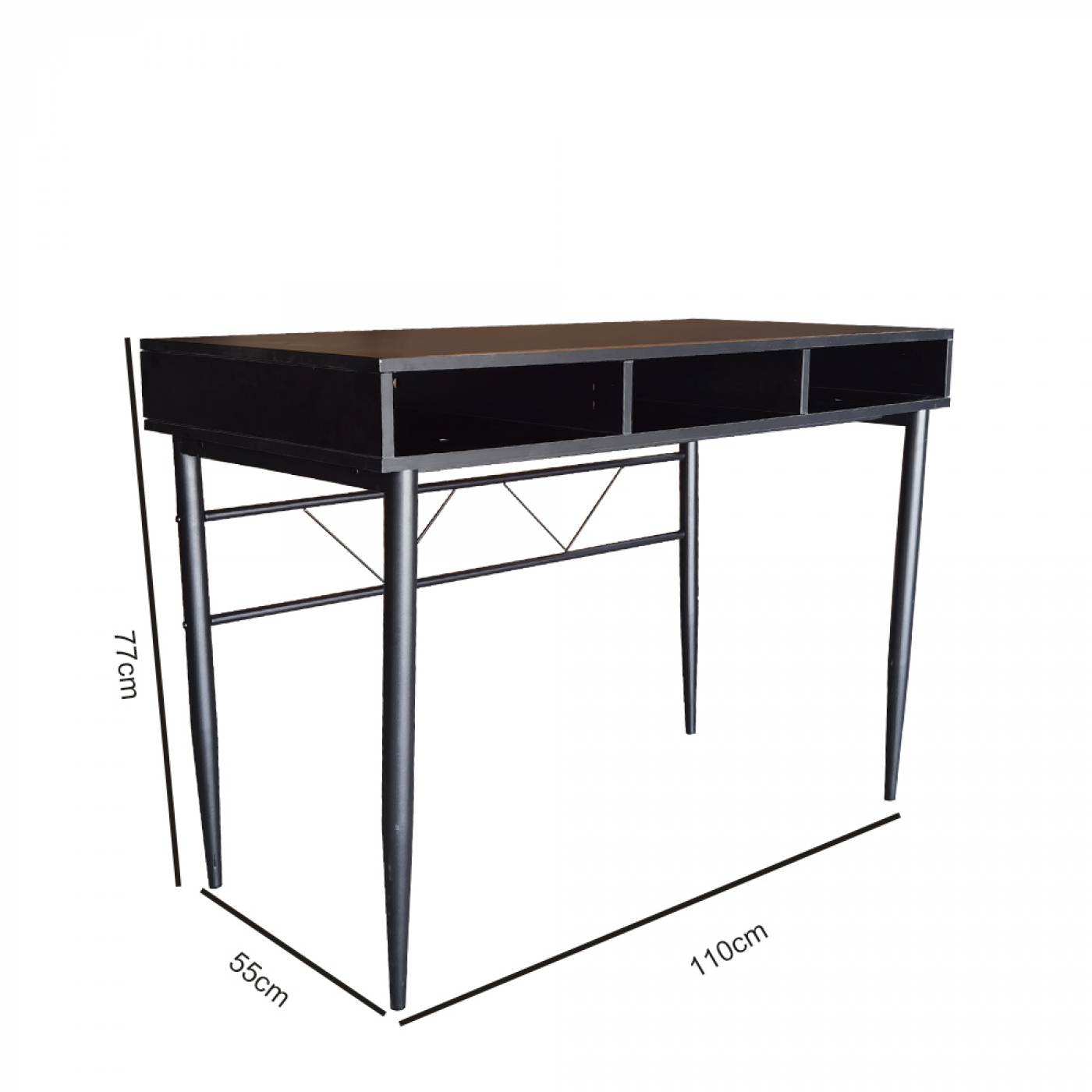 Een zwart bureau met drie lades en zwarte poten. De afmetingen worden op de afbeelding weergegeven.