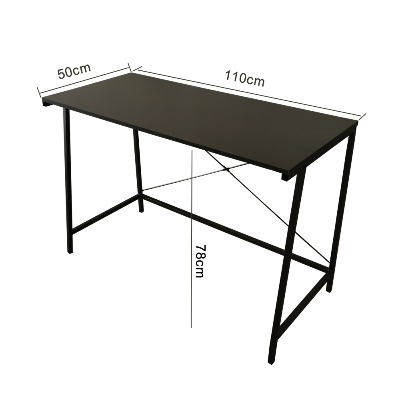 Schwarzer Schreibtisch mit den Maßen 50x110x78cm.