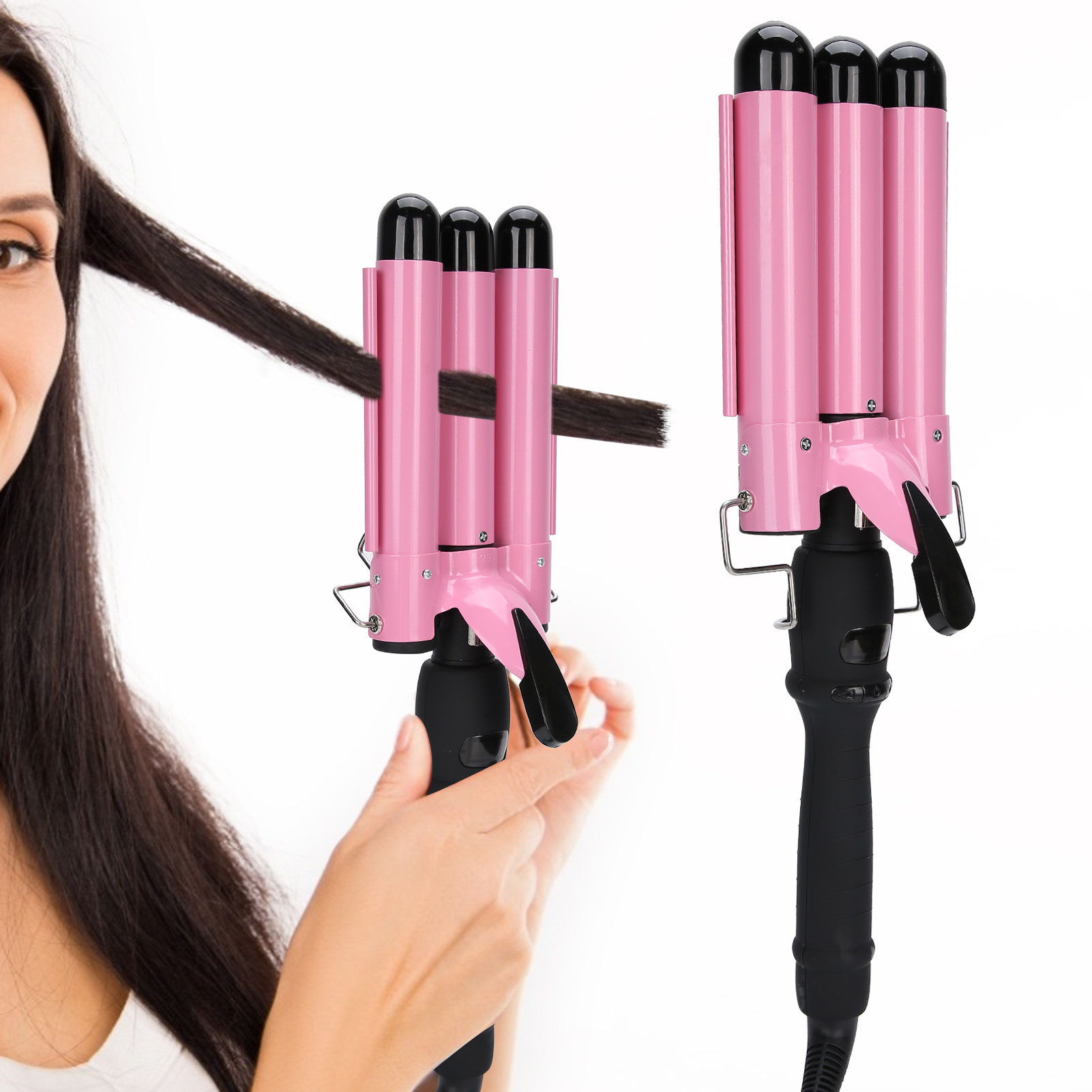 Pinker Haarwellengenerator mit schwarzen Griffen, Lockenwickler. Das Haar einer Frau wird gewellt.
