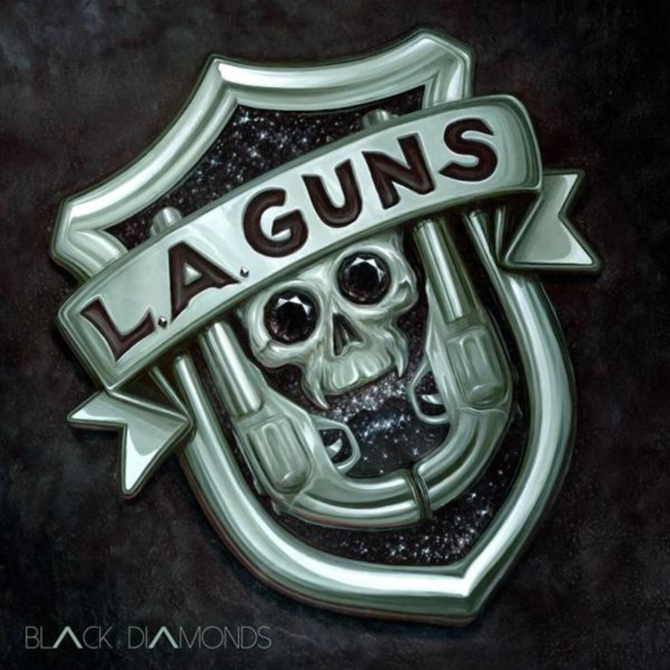 Copertina dell'album con un design di teschio, pistole e scudo. Il testo recita 'L.A. GUNS' e 'Black Diamonds'.