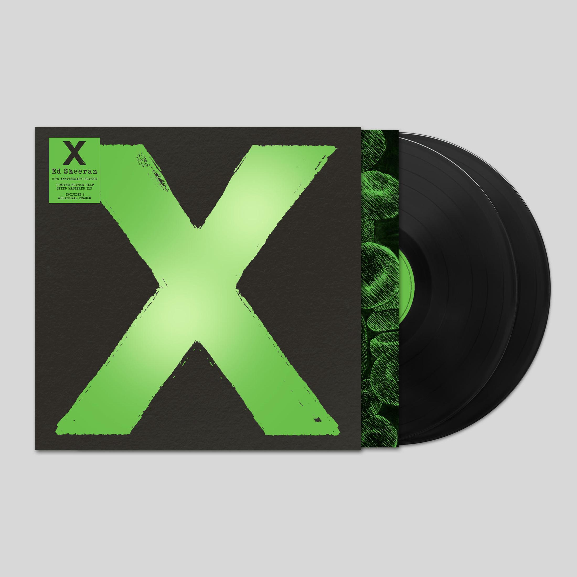 X verde su copertina nera, con due dischi in vinile neri. Ed Sheeran, X, titolo dell'album.
