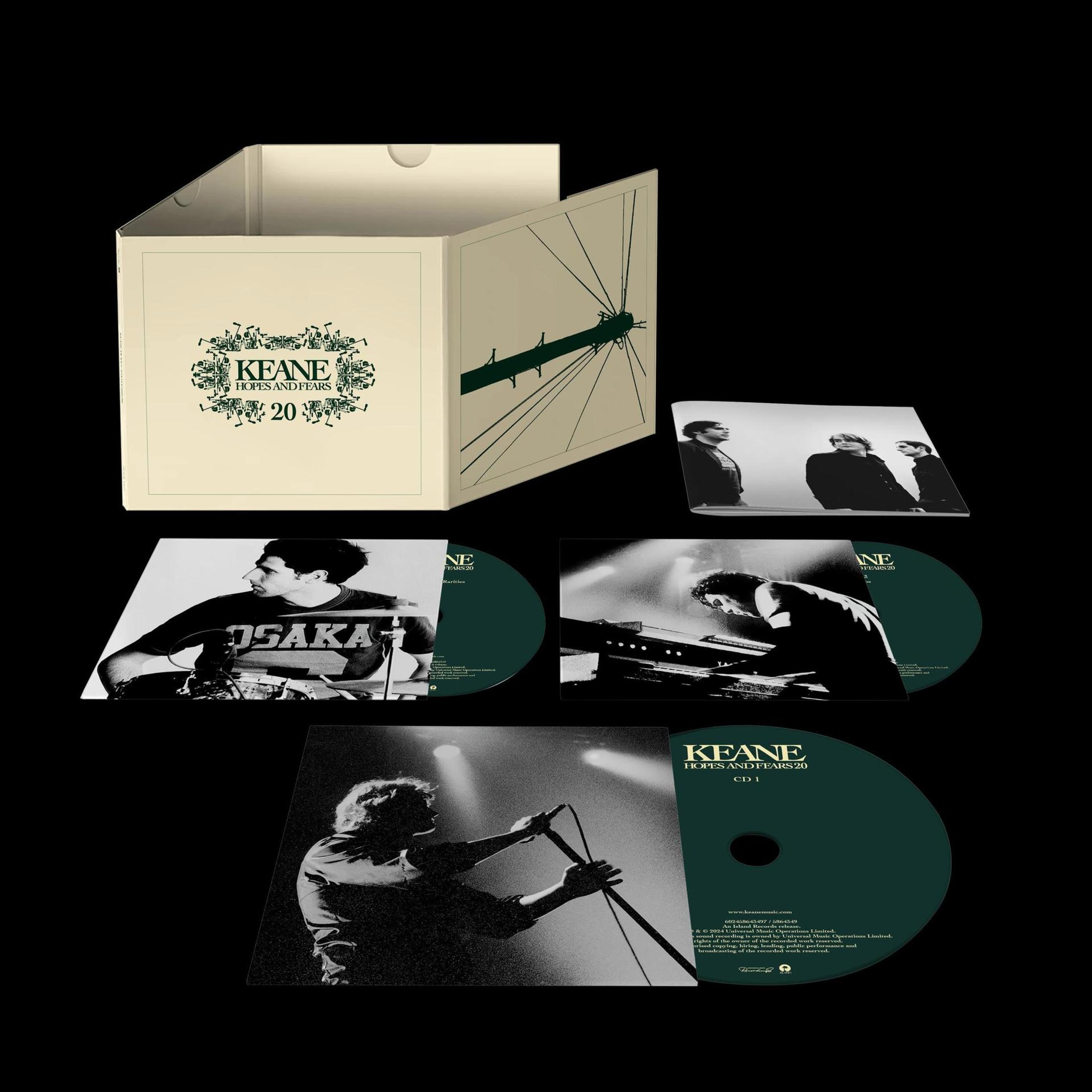 Albumhoes, drie cd's en een doos. Tekst Keane Hopes and Fears 20.
