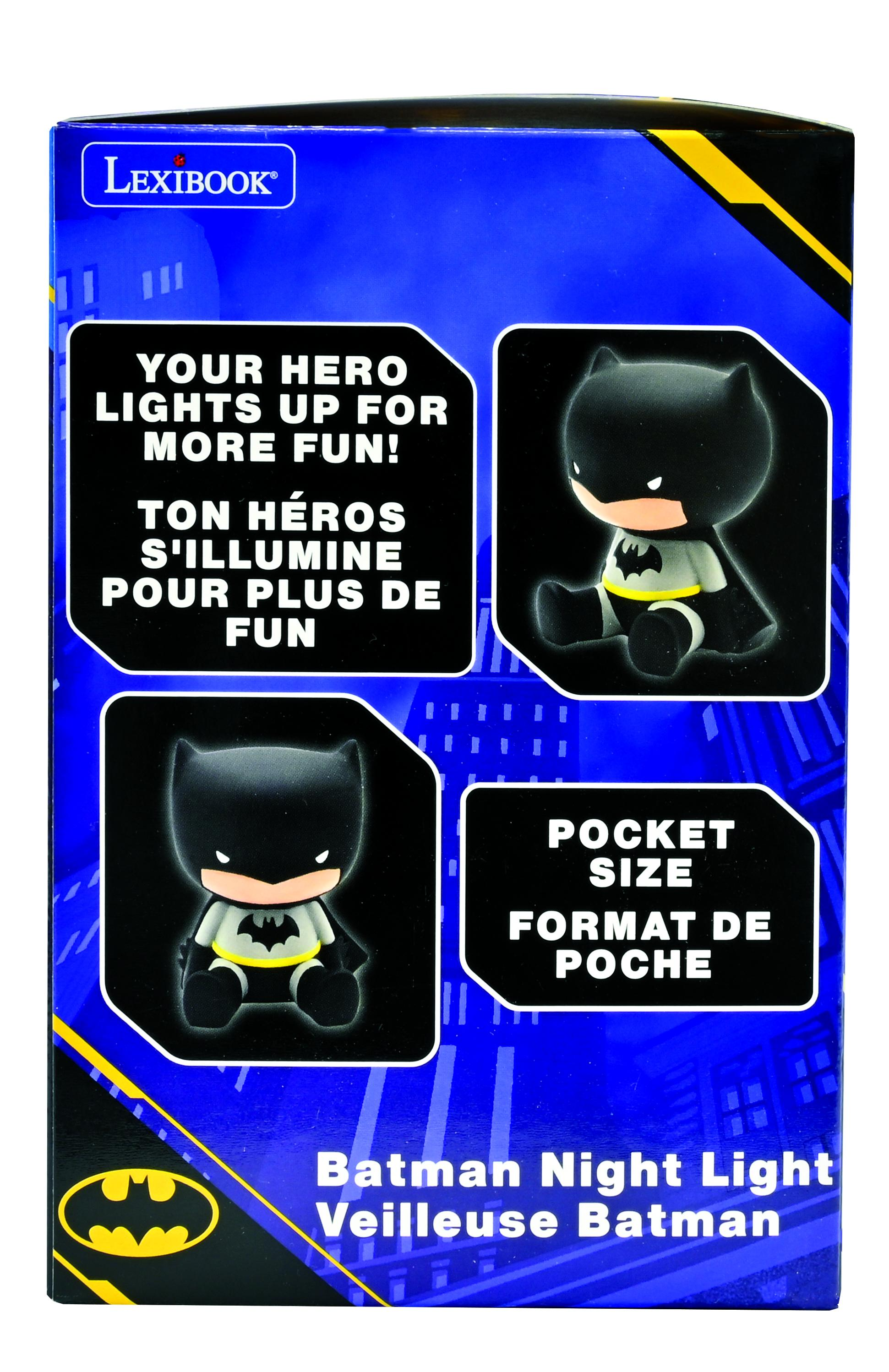 Parte trasera de una caja de luz nocturna de Batman con texto en varios idiomas.