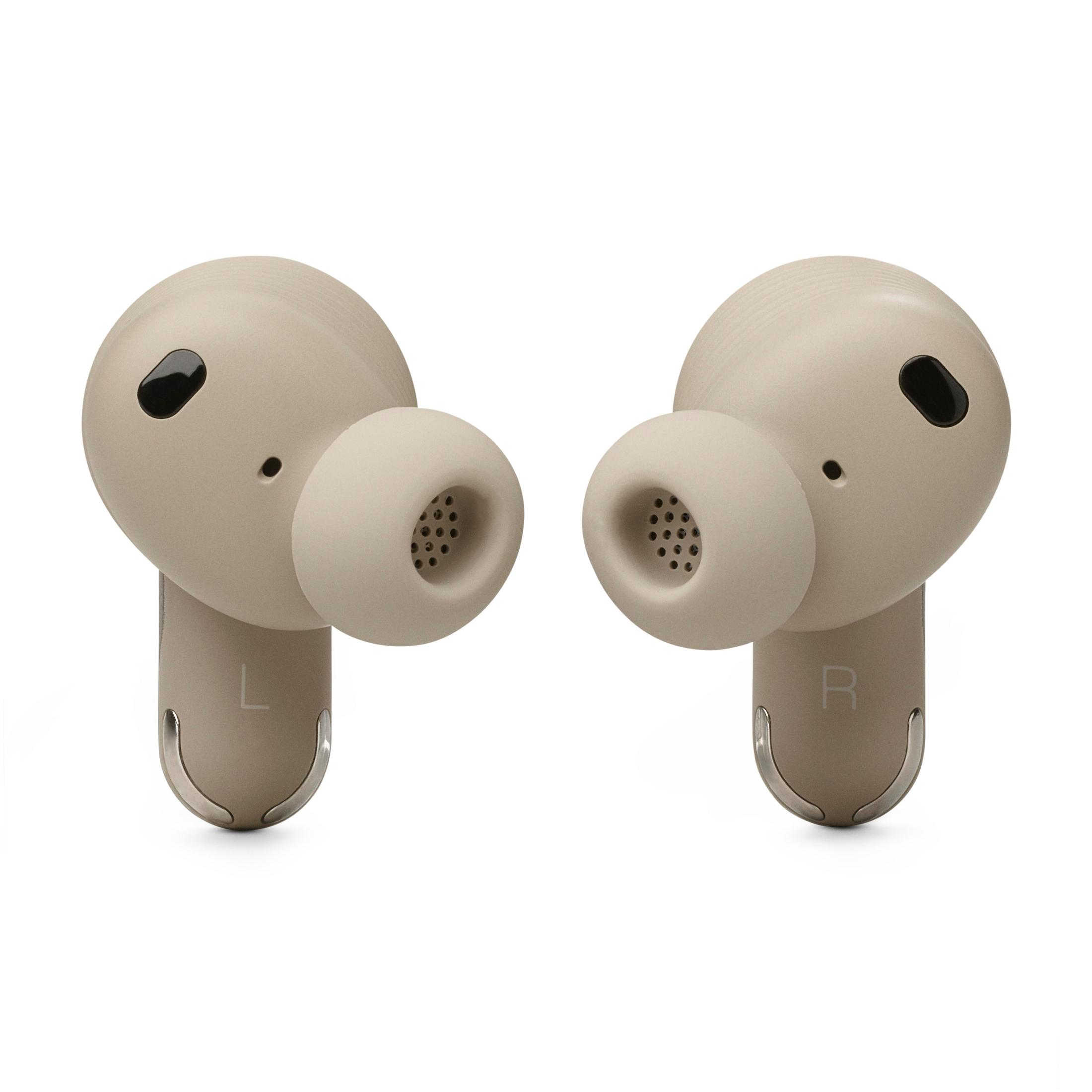 Auricolari wireless beige, contrassegnati con sinistra e destra. Sfondo bianco.