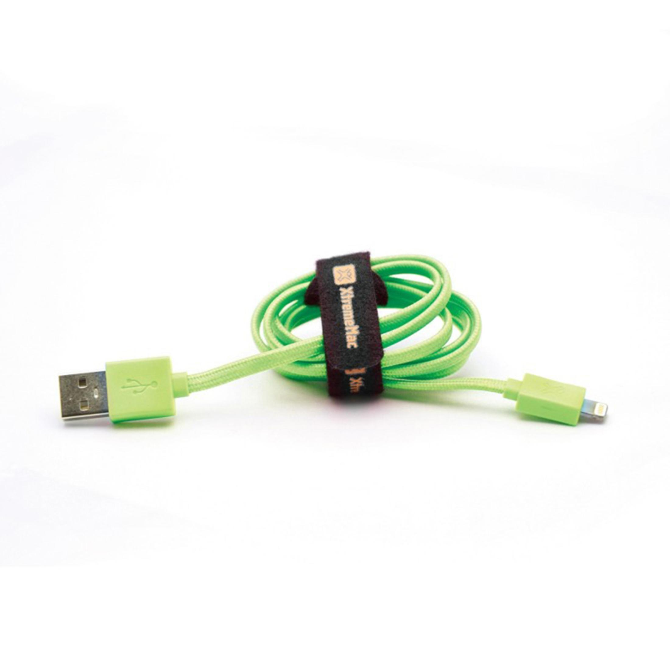 Grünes USB-auf-Lightning-Kabel. Das Kabel ist aufgerollt und hat einen schwarzen Klettverschluss.