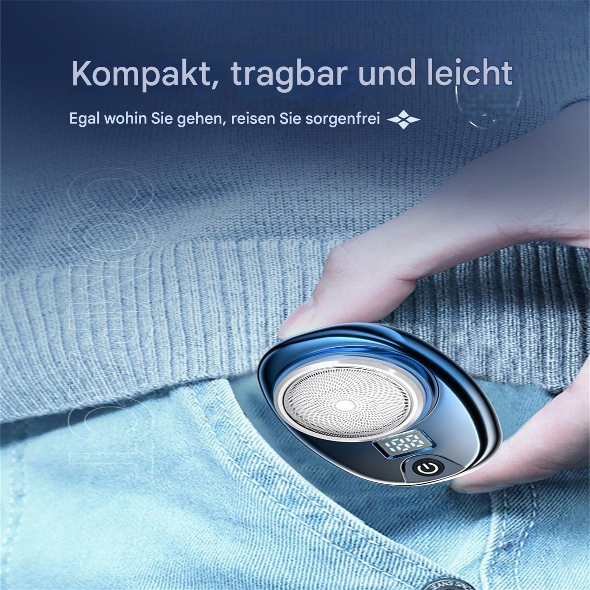 Eine Person in einem blauen Pullover hält einen kleinen, blau-silbernen Elektrorasierer.