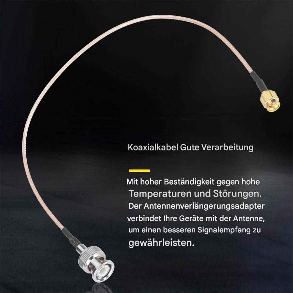 Ein Koaxialkabel mit Anschlüssen an jedem Ende. Das Kabel ist beige mit einem goldfarbenen Stecker.