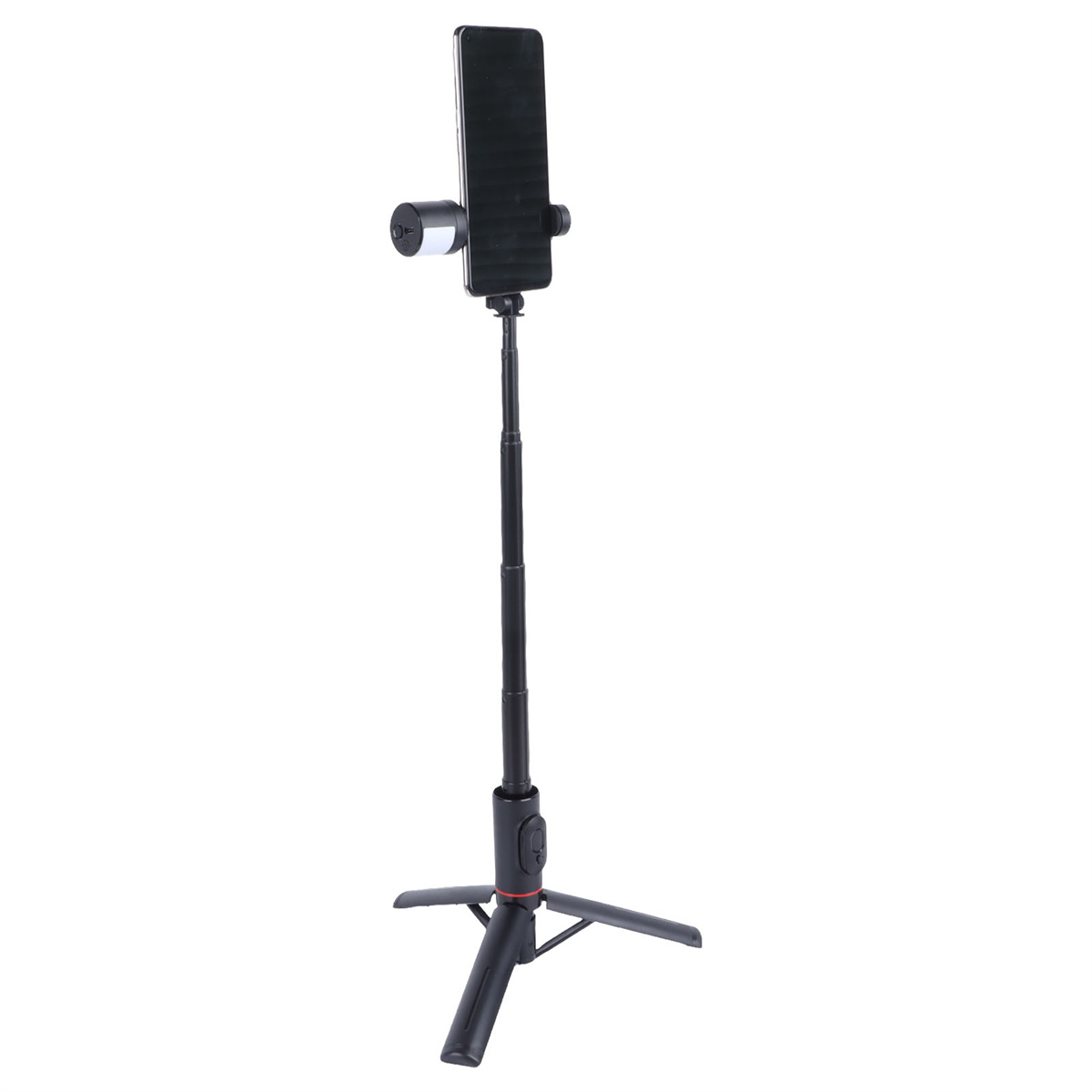 Schwarzer Selfie-Stick mit Telefon und Licht. Das Stativ befindet sich auf weißem Hintergrund, mit einem Telefon befestigt.